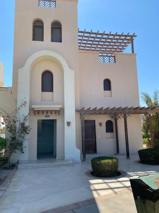 The Charming Beachfront Retreat In Fanadir Apartment *