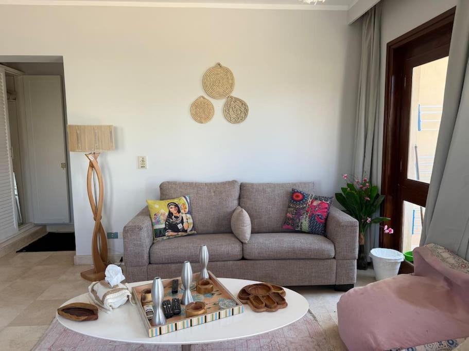 Apartment The Charming Beachfront Retreat In Fanadir