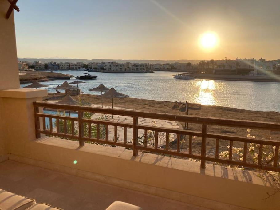The Charming Beachfront Retreat In Fanadir Apartment *