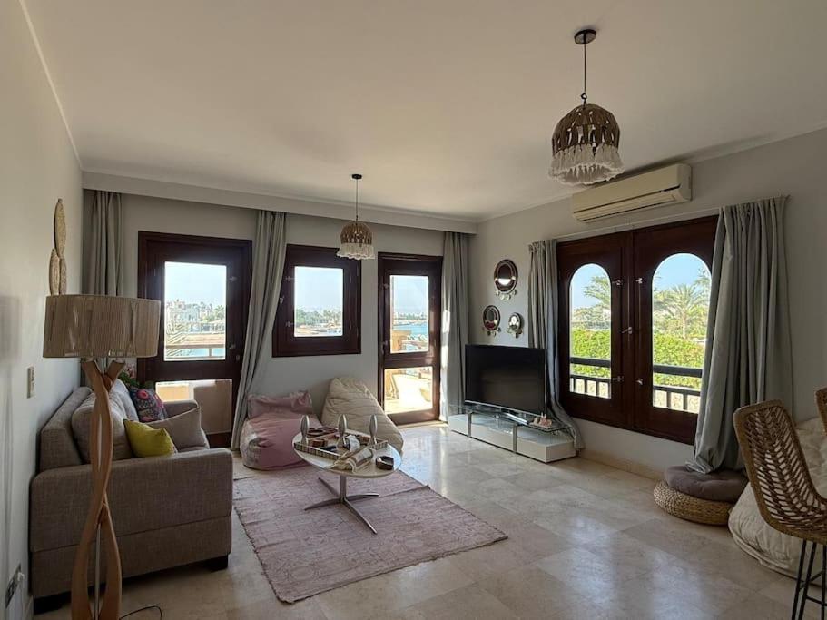 The Charming Beachfront Retreat In Fanadir Hurghada