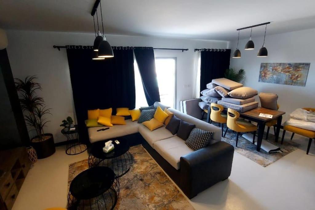 Modern At El Gouna Swan Compound With Swimable Lagoon View