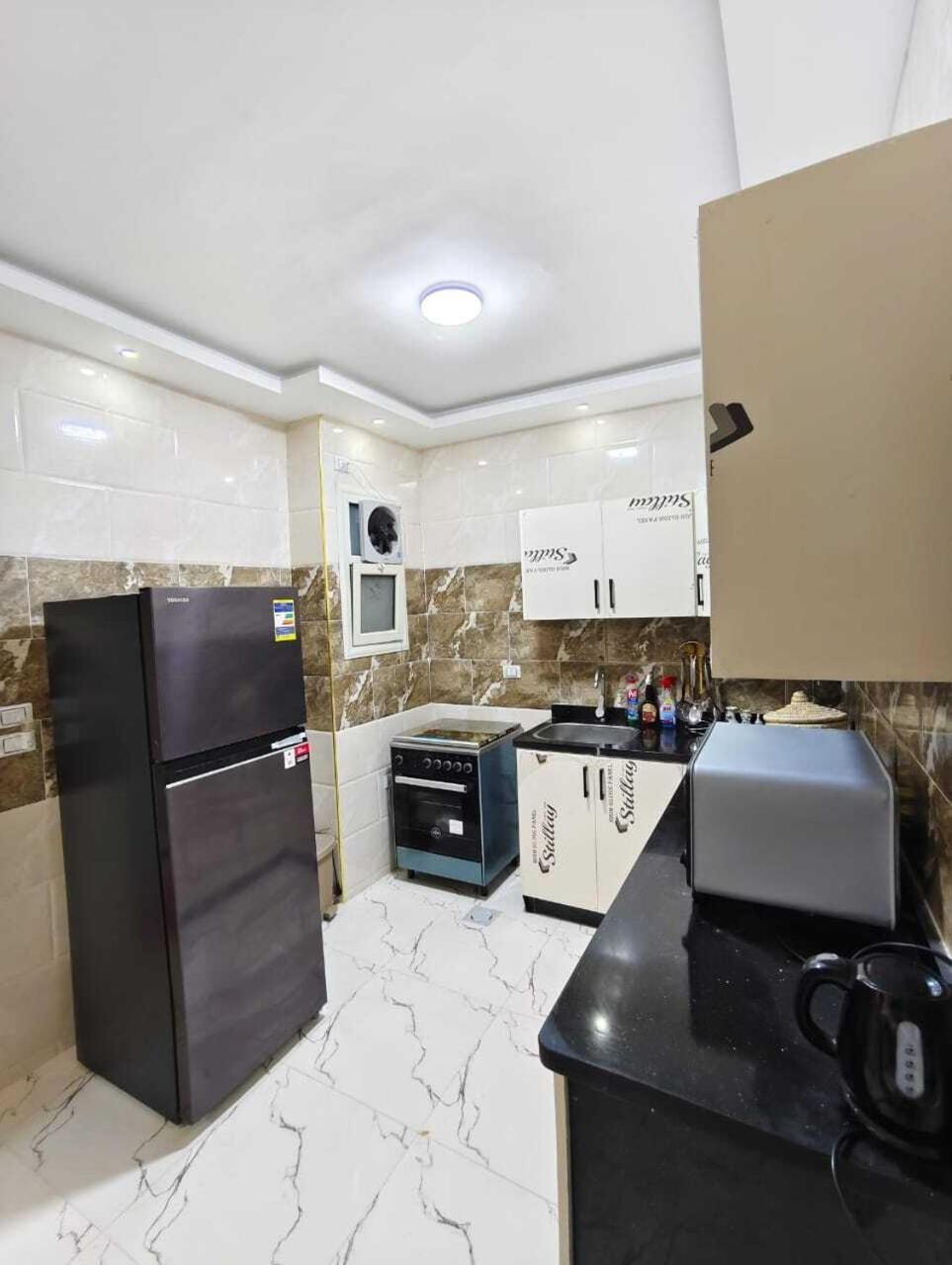 2bd Apartment *