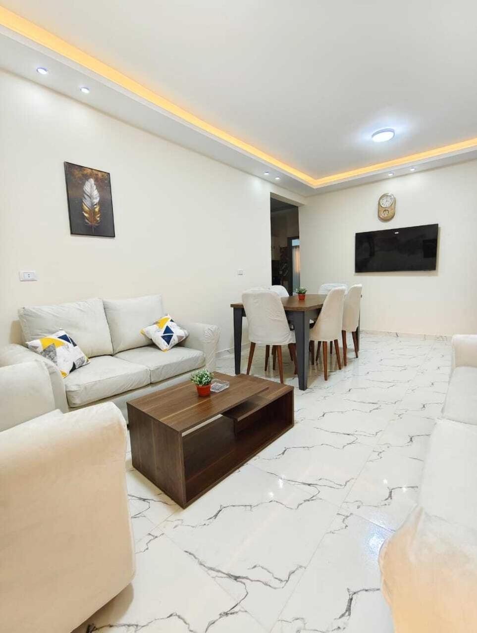 2bd Apartment *