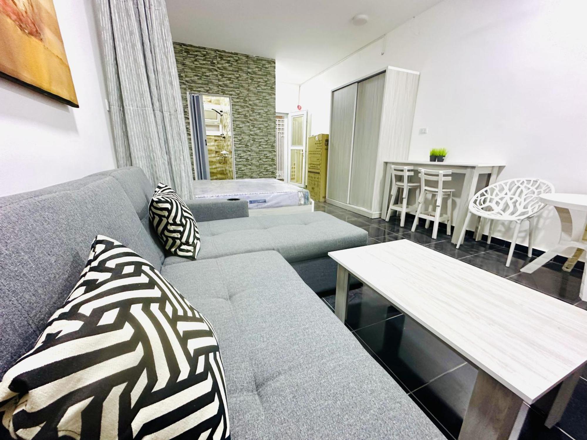 Falcon Loft Sheraton Road *