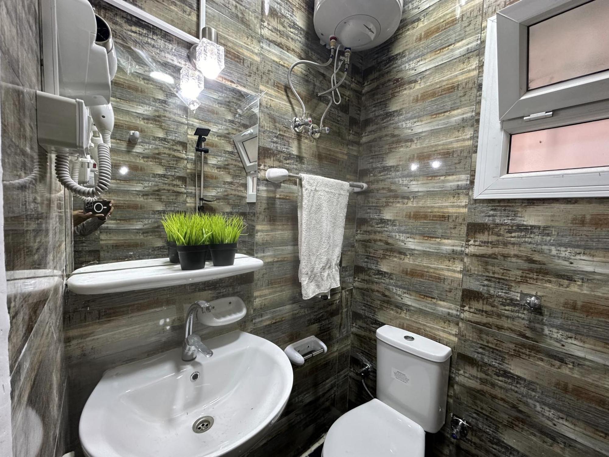 Falcon Loft Sheraton Road Apartment *