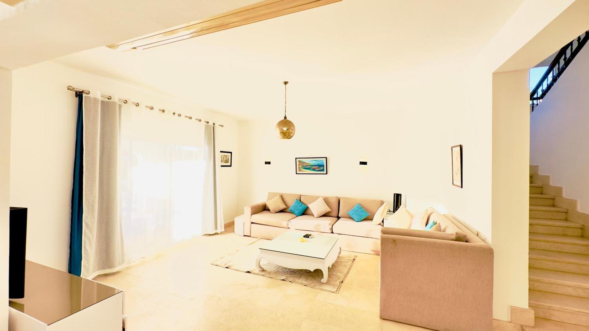 Luxury 4 Bedroom With A Heated Pool *