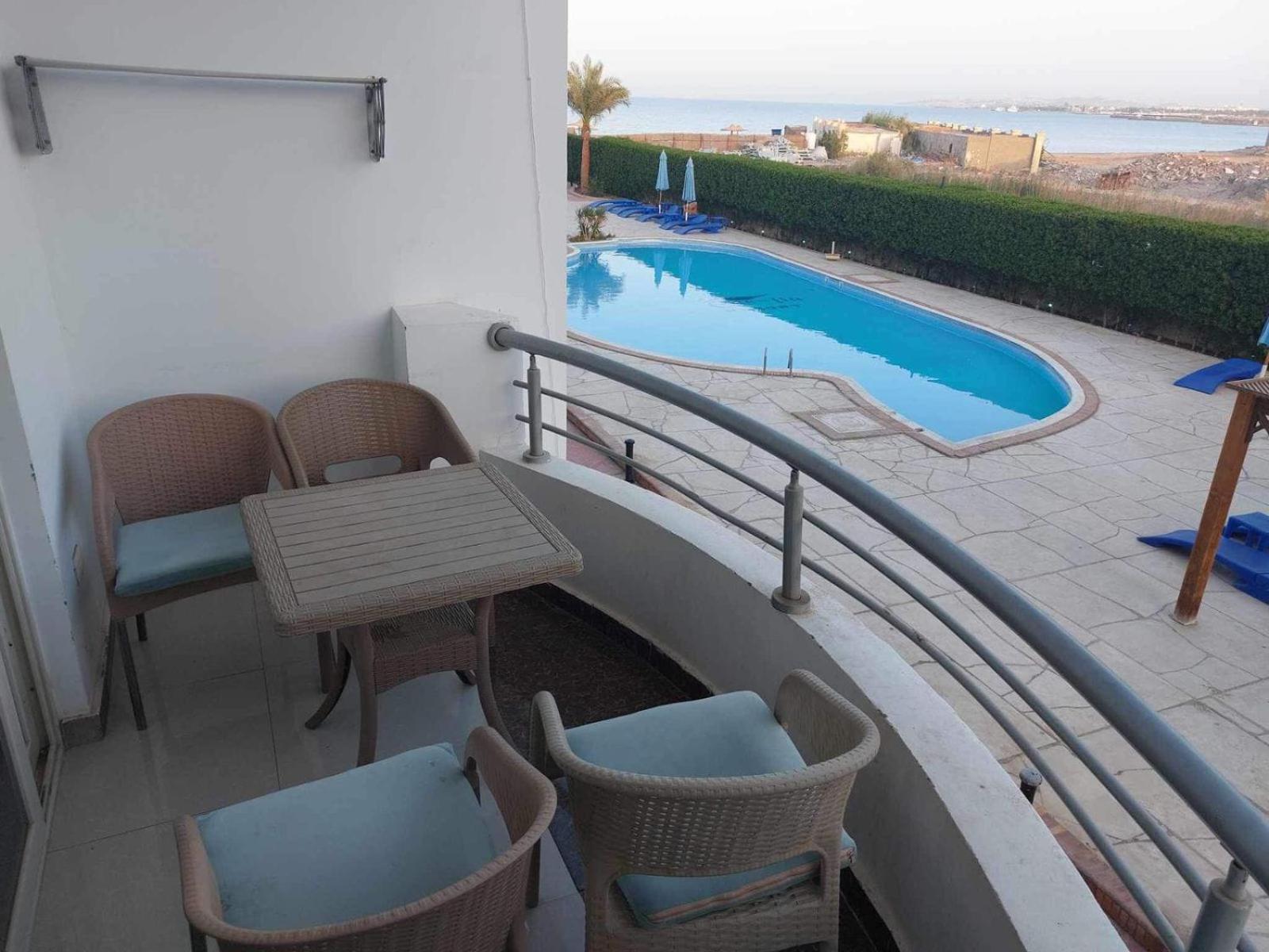 Cecilia Aparthotel