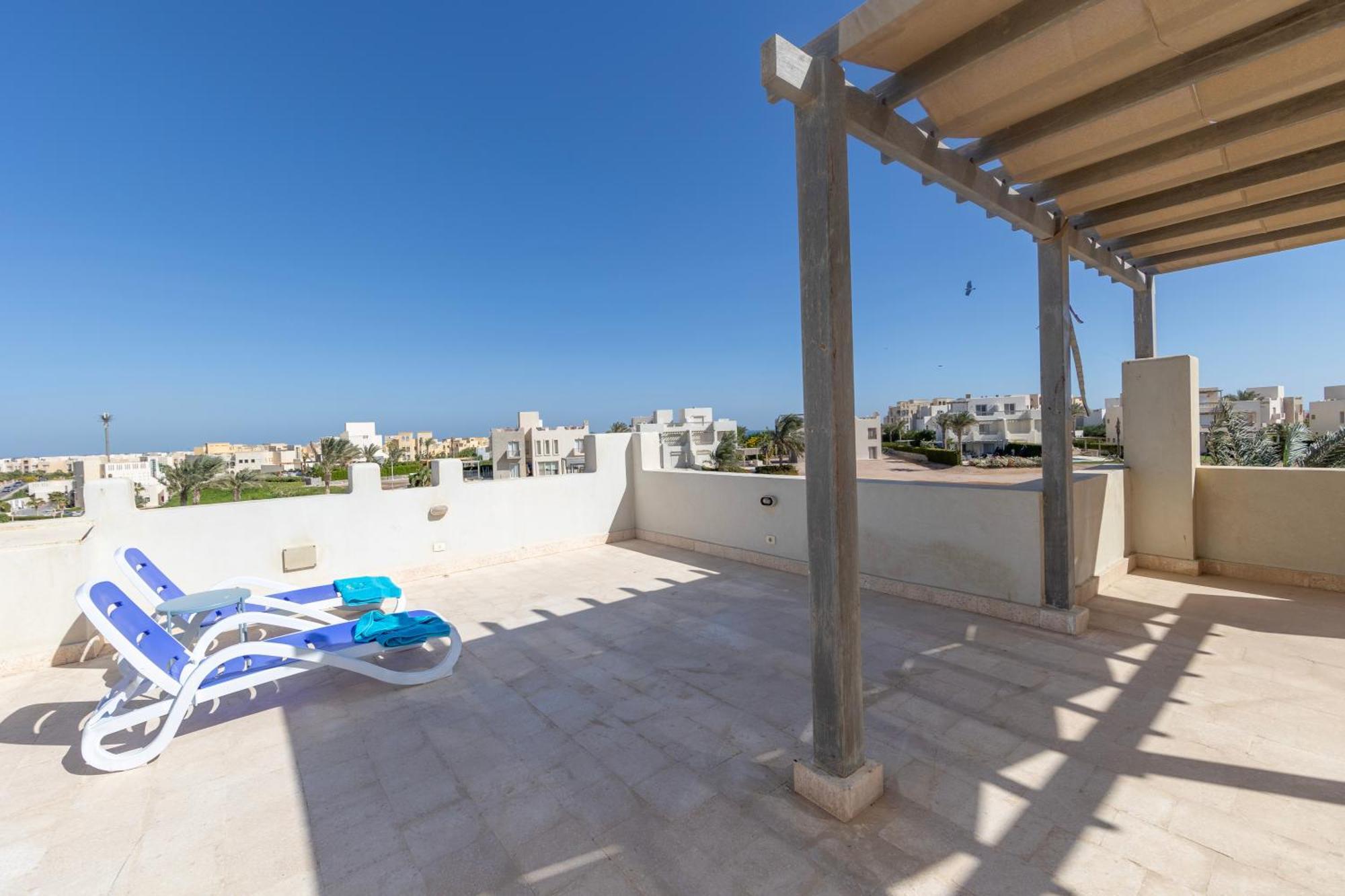Apartment Beautiful With Roof Terrace In Joubal