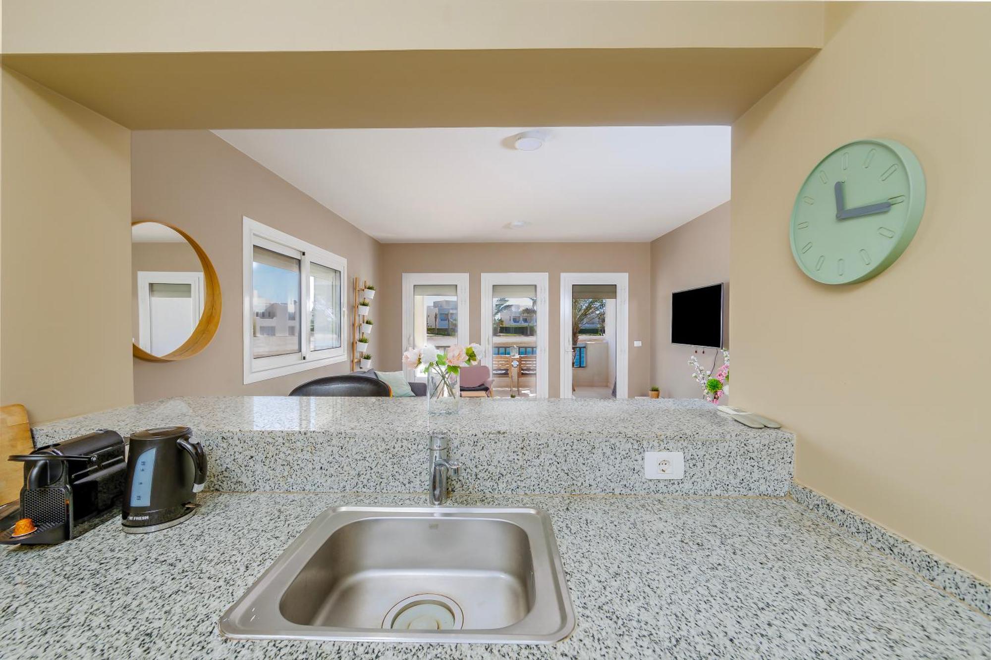 Apartment Beautiful With Roof Terrace In Joubal Hurghada