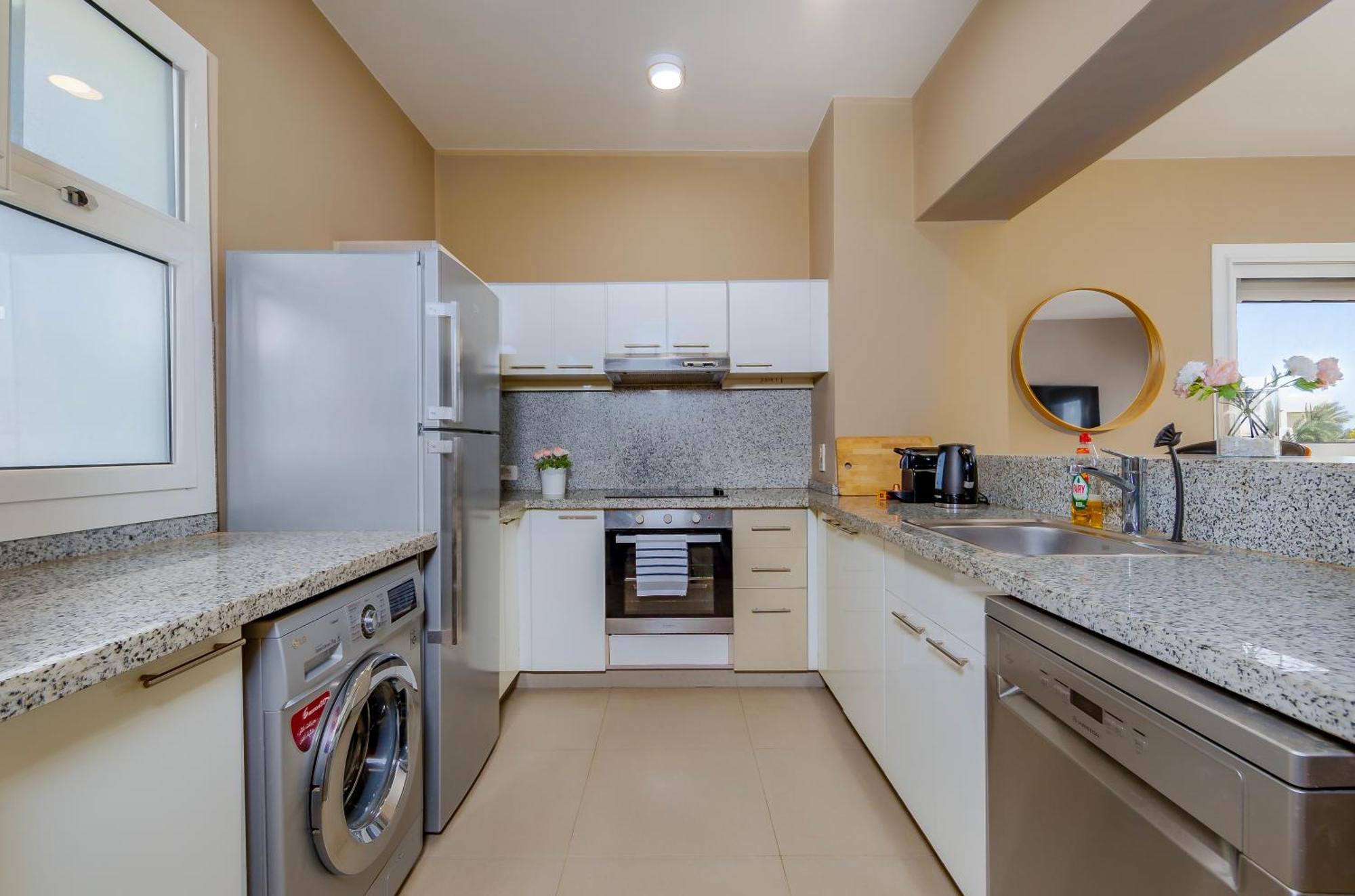 Apartment Beautiful With Roof Terrace In Joubal
