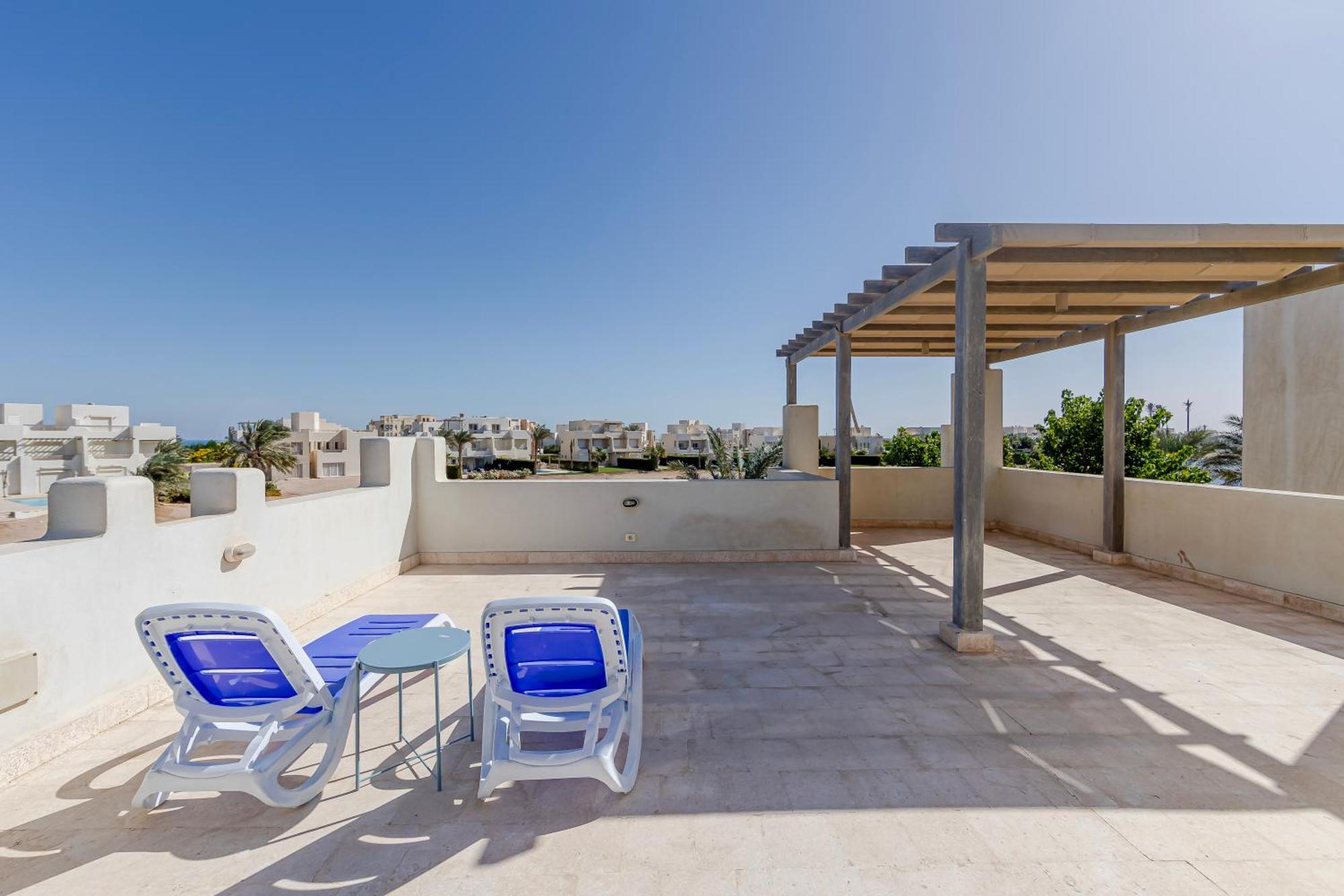 Beautiful With Roof Terrace In Joubal Apartment *