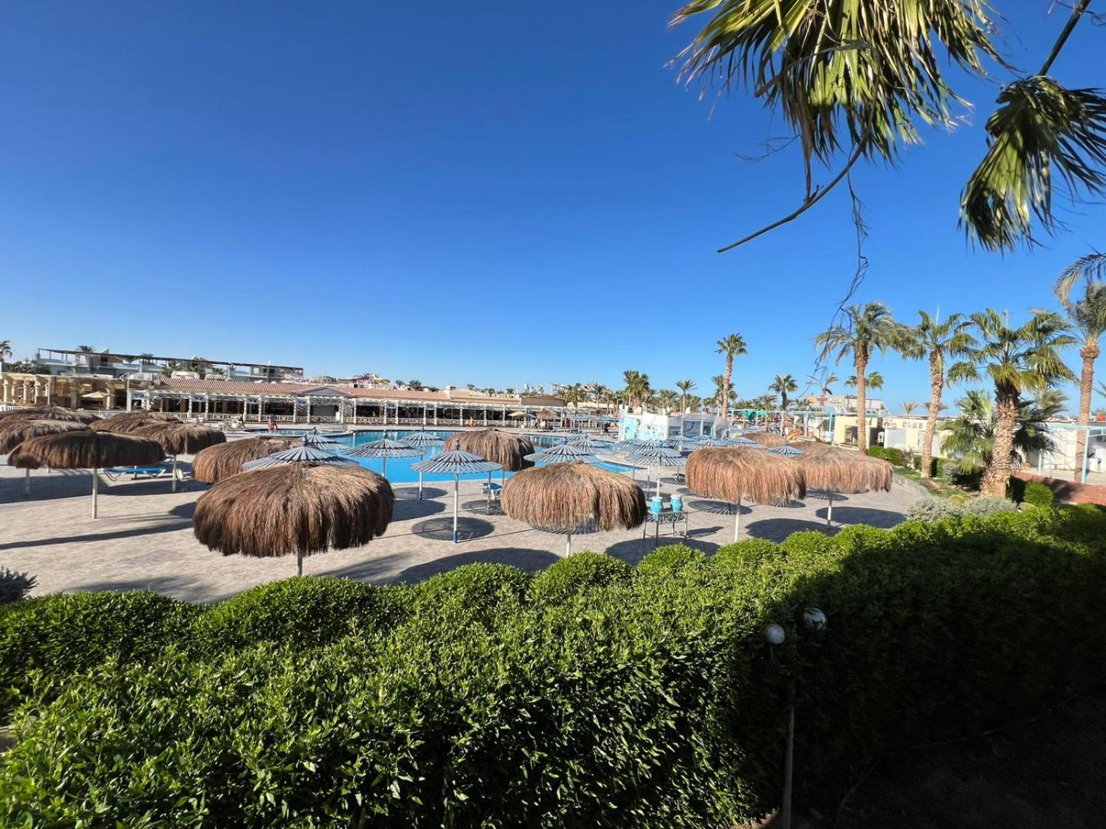 Elegant 2-bedroom Mirage Bay Appartement *