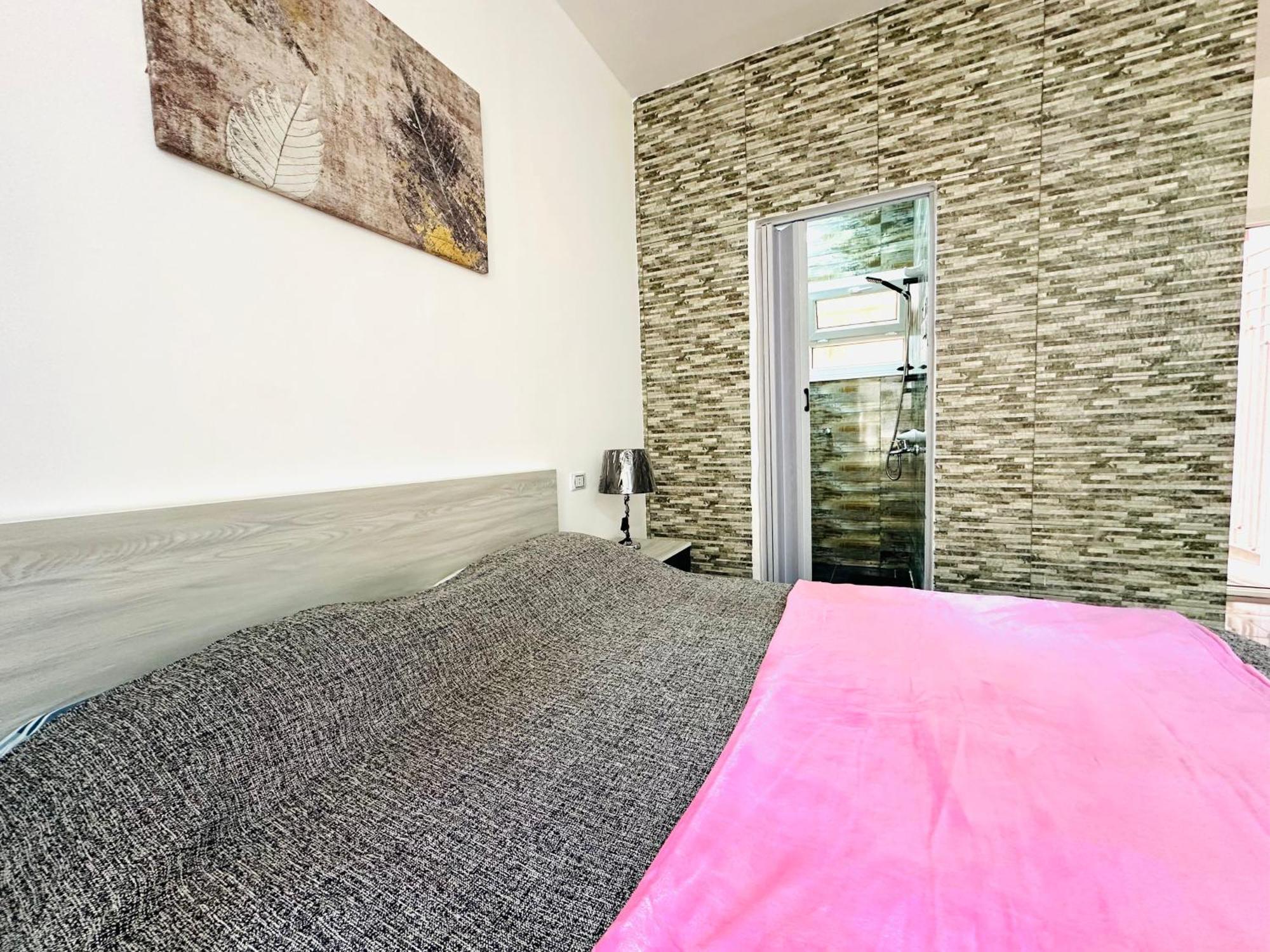 Falcon Loft Sheraton Road Apartment *