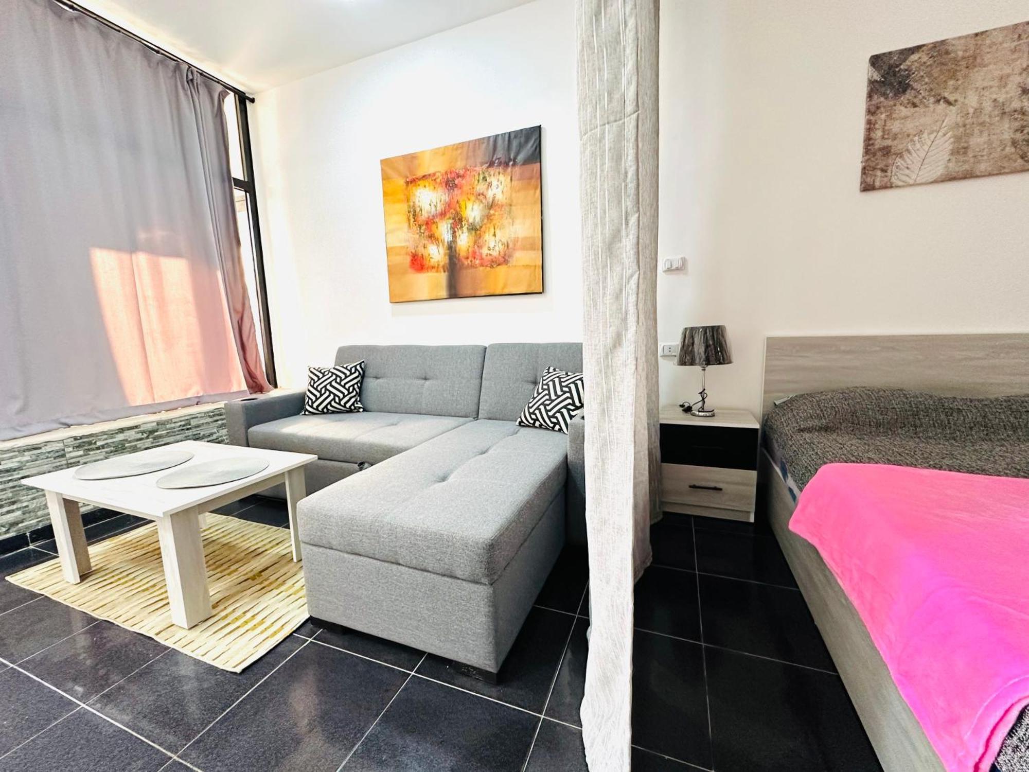 Apartment Falcon Loft Sheraton Road