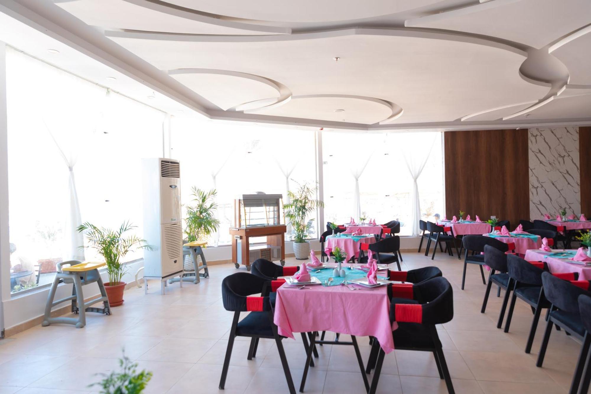 Minaland Hotel