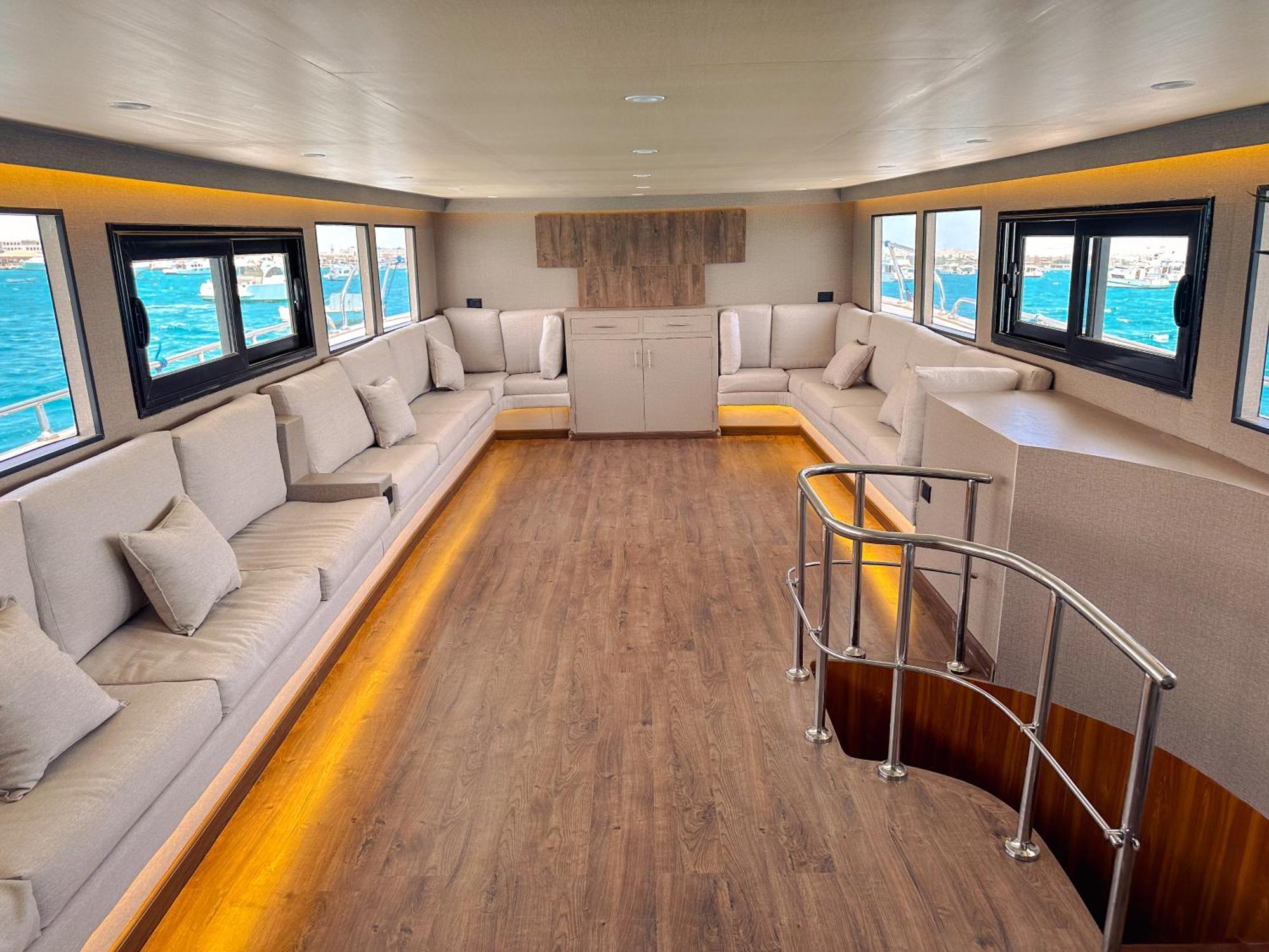 Edan Storm Yacht Botel Hurghada