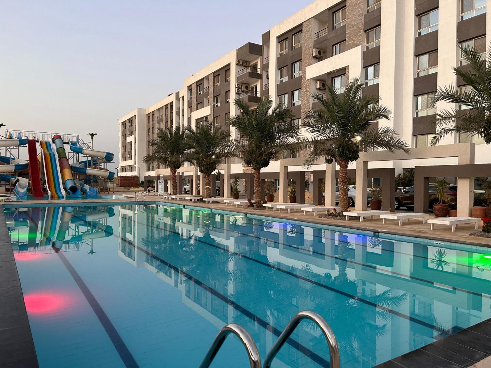 2-bedroom With Pool View In Fanadir Bay With Free And Pool Access