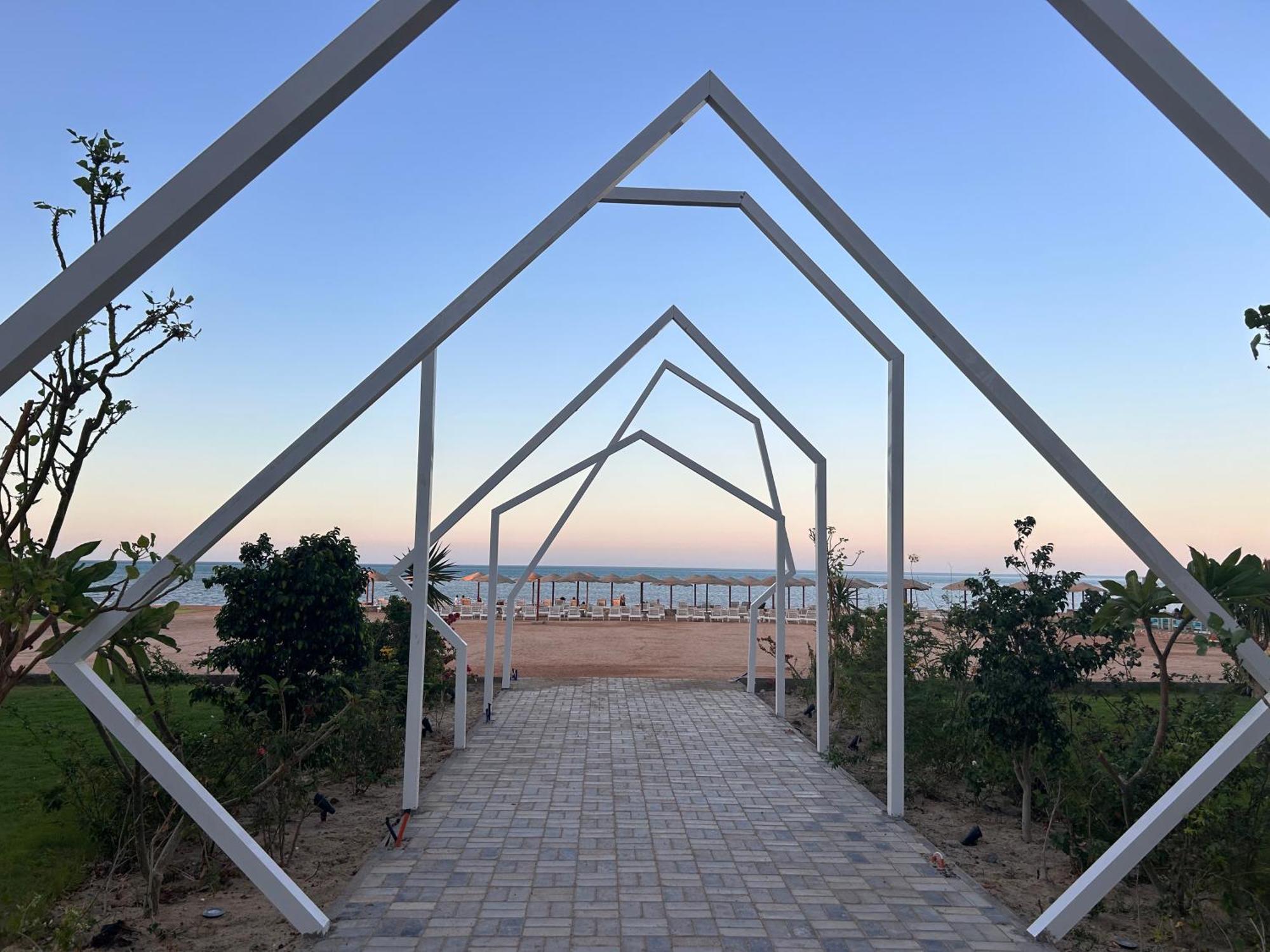 2-bedroom With Pool View In Fanadir Bay With Free And Pool Access Apartamento