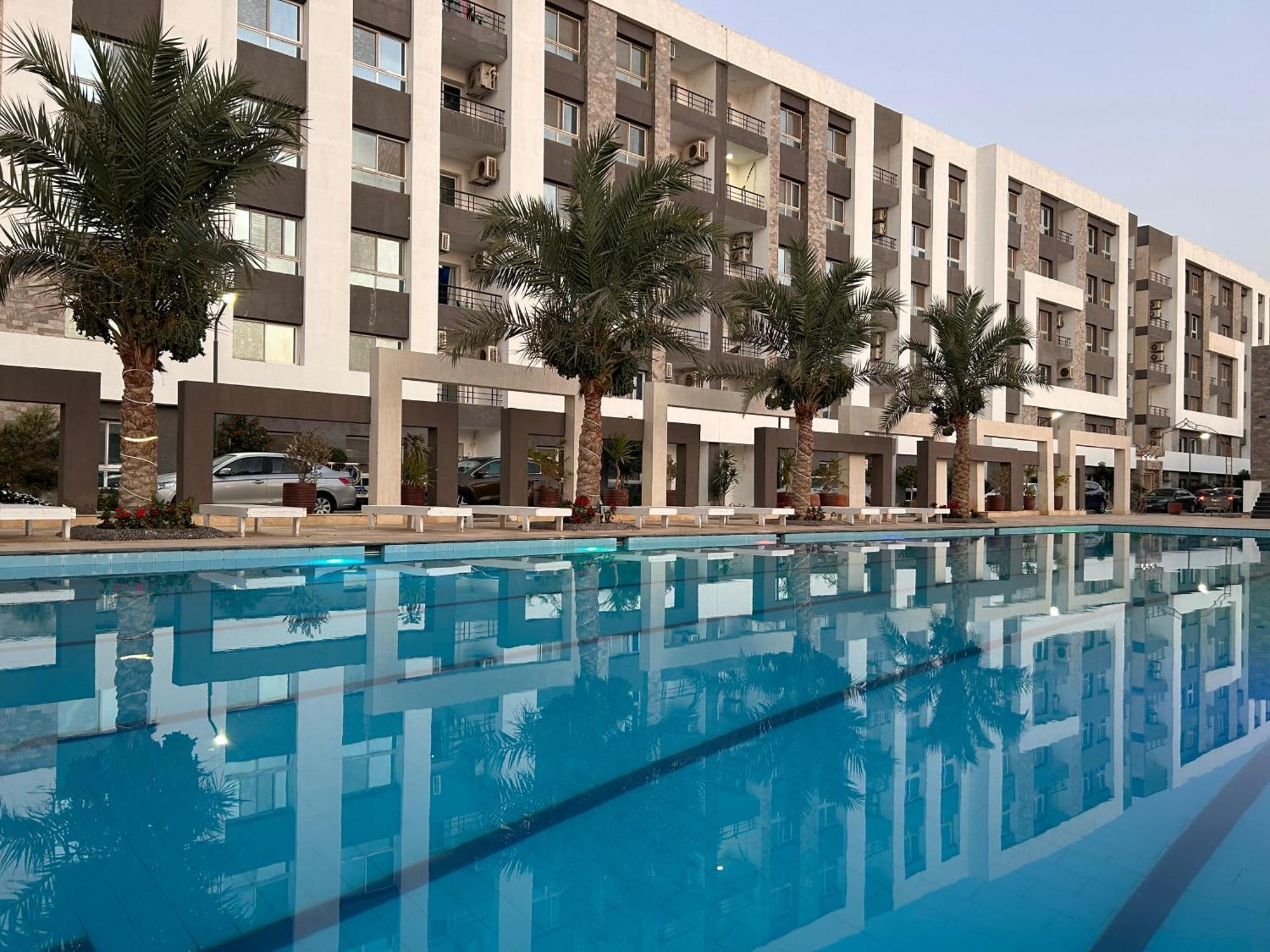 2-bedroom With Pool View In Fanadir Bay With Free And Pool Access Apartamento