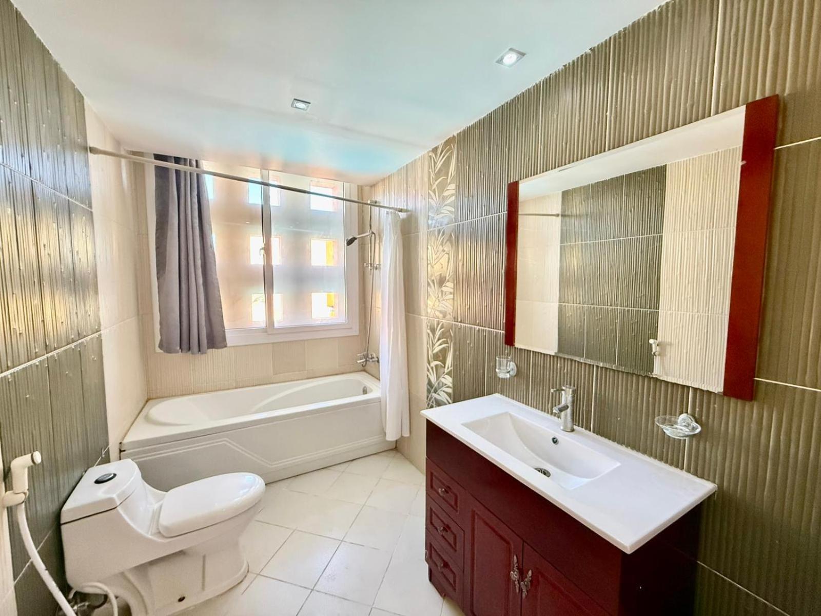 Luxury 4br Sea View Aldora Resort,