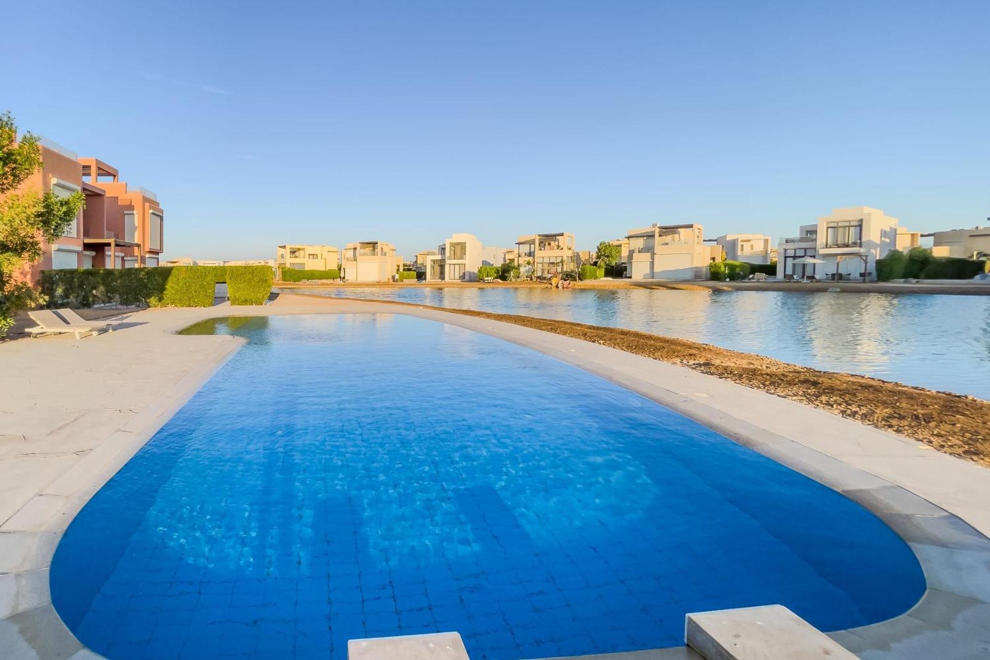 Astounding 3bdr Tawila Pool Front Villa