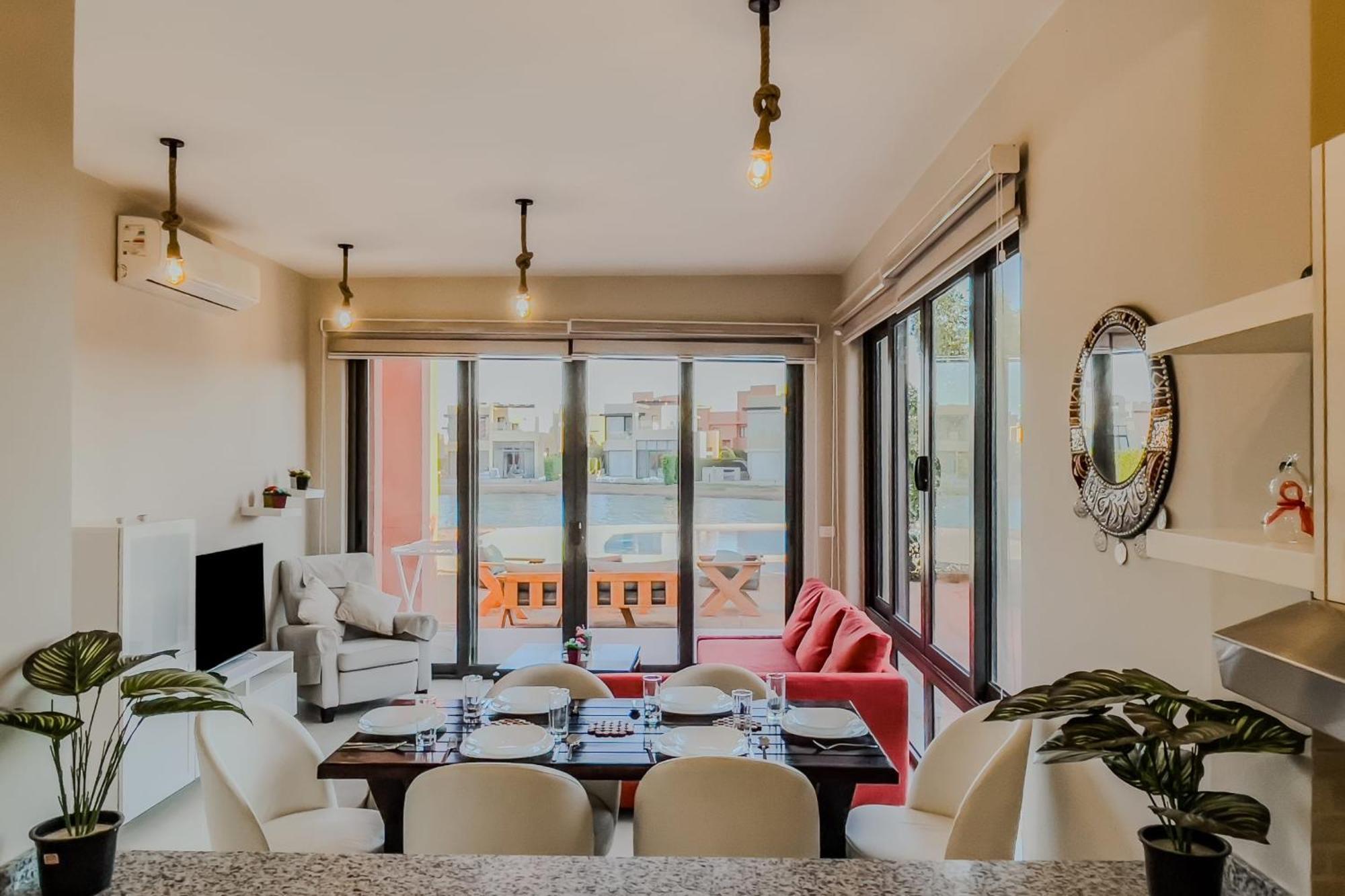 Astounding 3bdr Tawila Pool Front