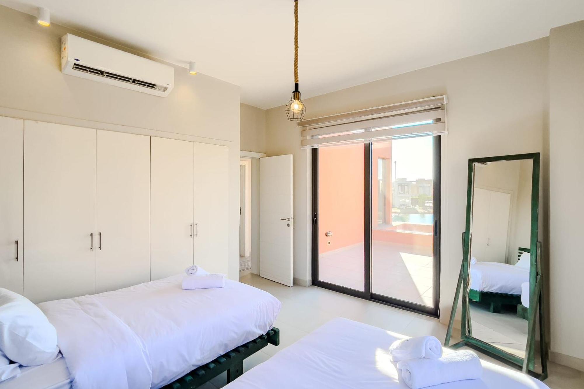 Villa Astounding 3bdr Tawila Pool Front