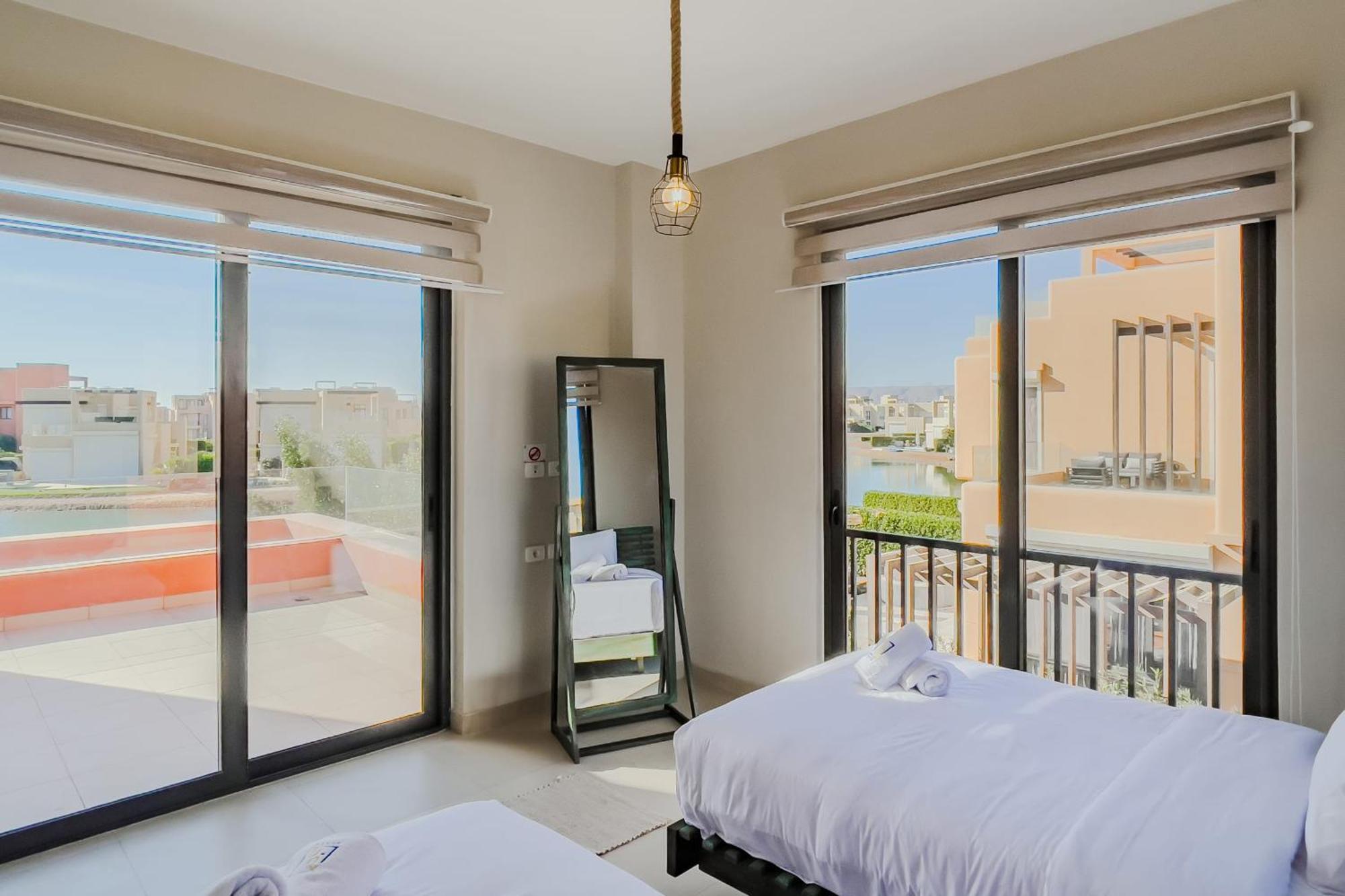 Astounding 3bdr Tawila Pool Front