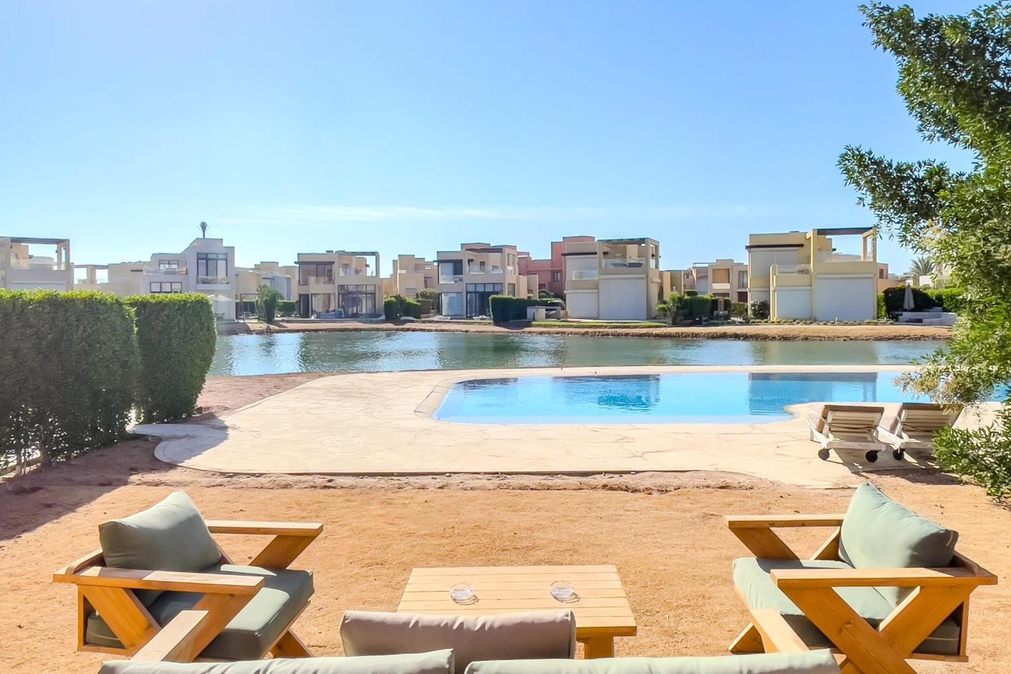 Astounding 3bdr Tawila Pool Front Villa Hurghada