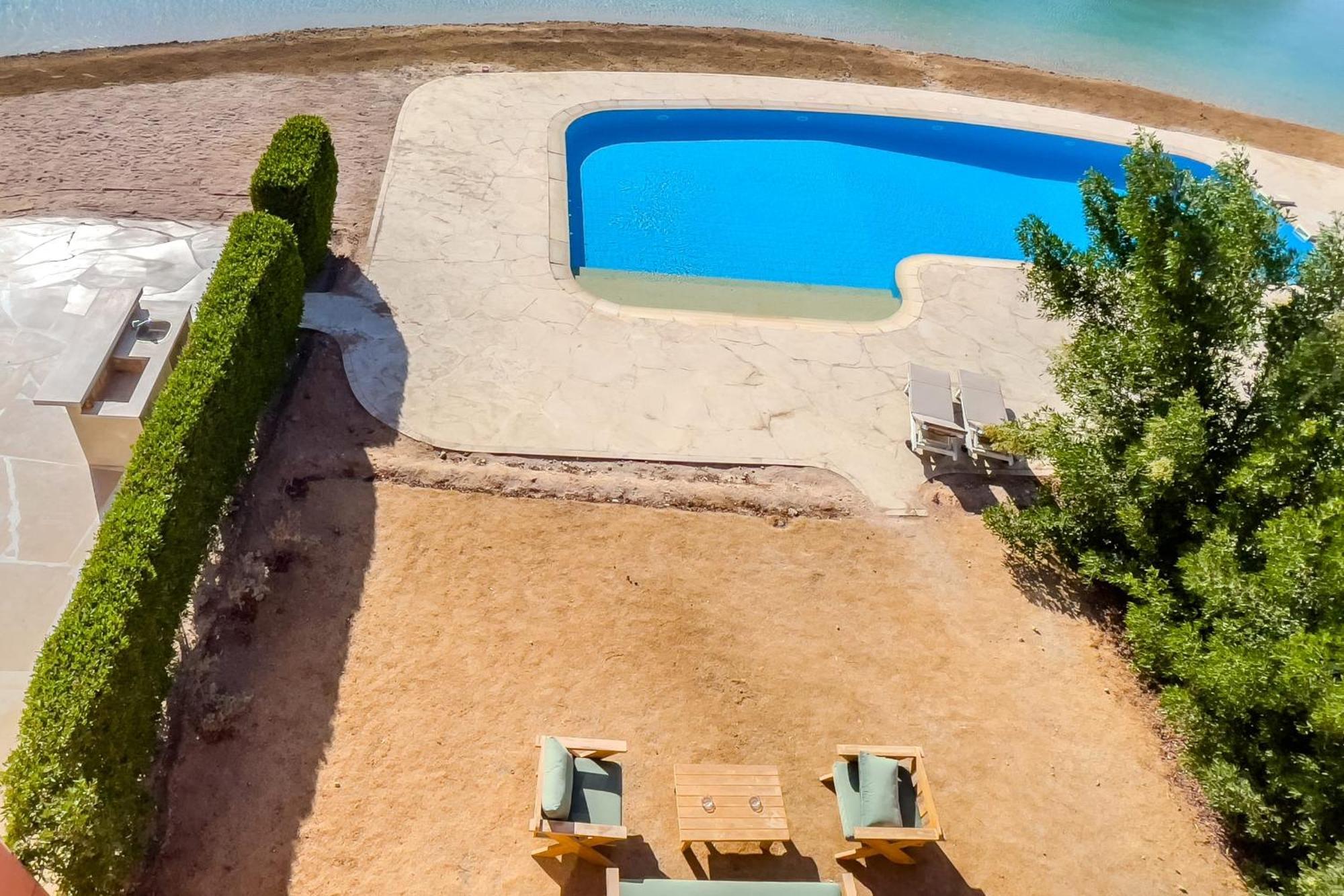Astounding 3bdr Tawila Pool Front *