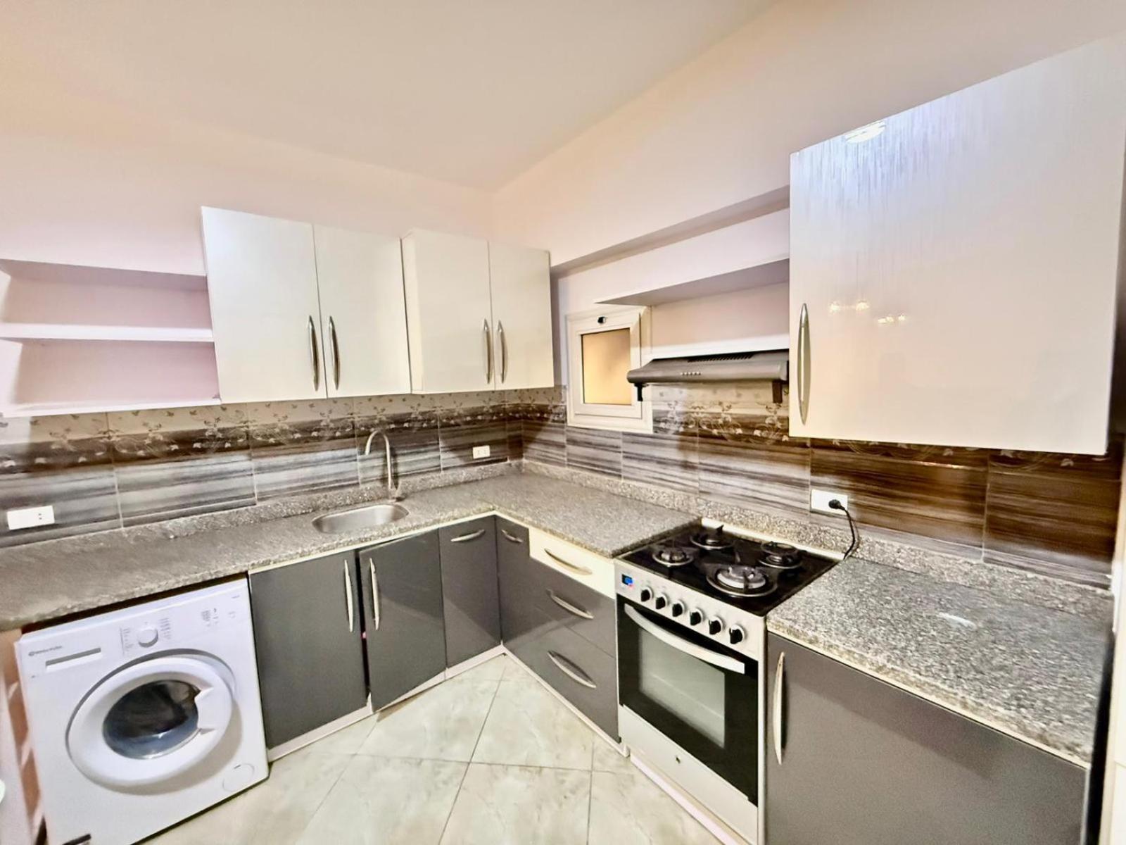 Spacious 3br - Al Dora Resort, Apartment