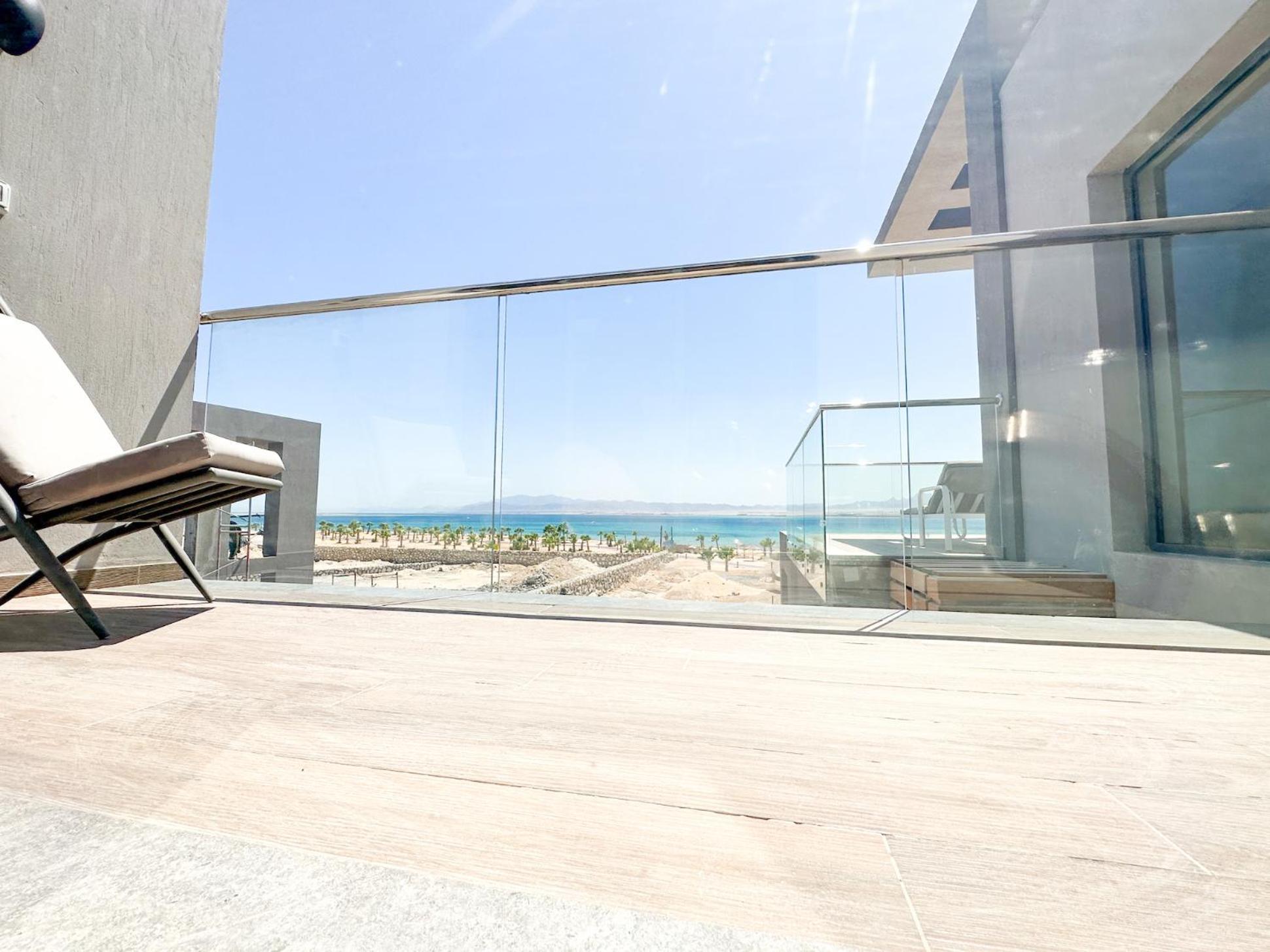 Supreme Beachfront 3br Soma Bay With Garden