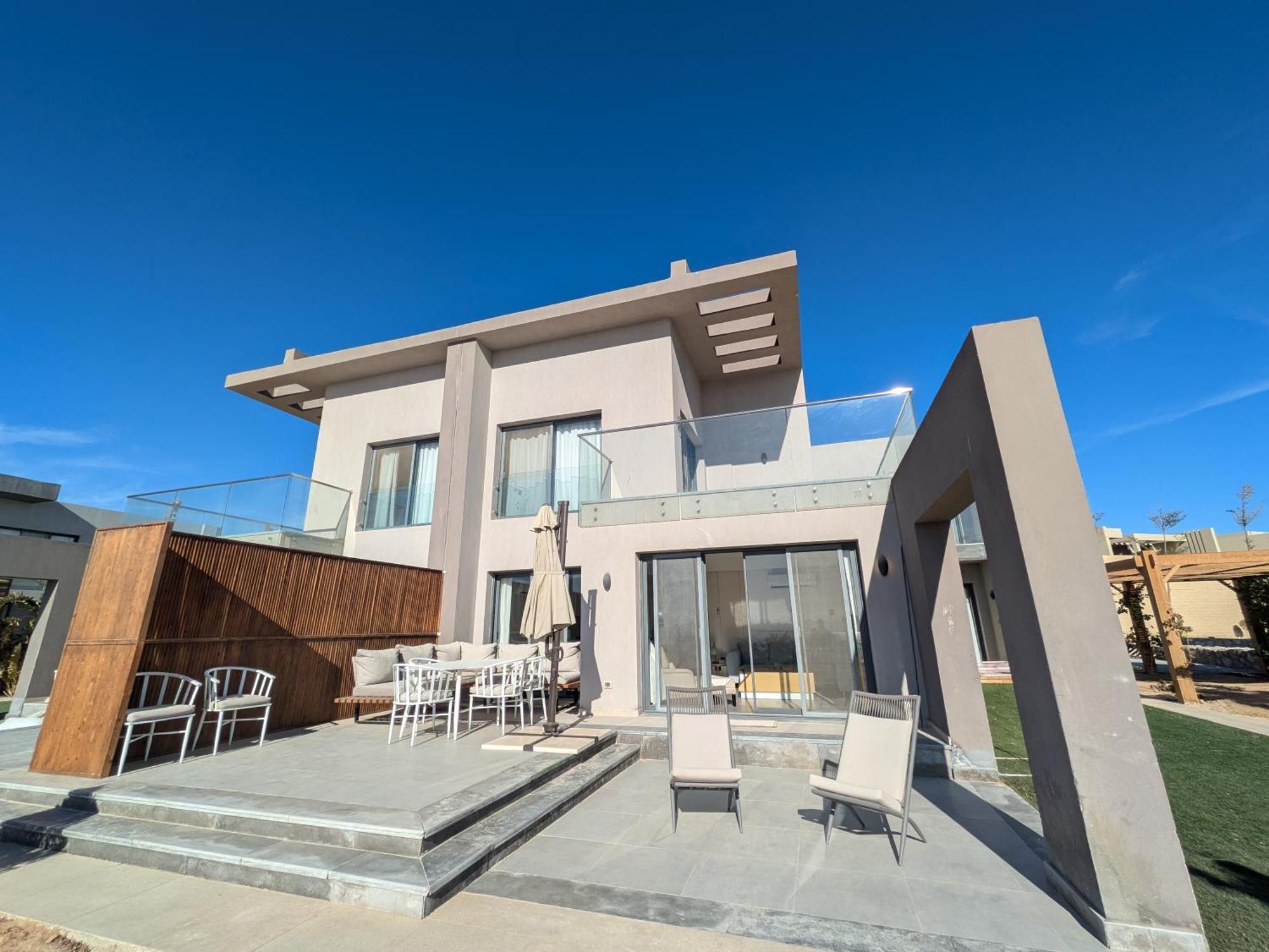 Supreme Beachfront 3br Soma Bay With Garden Villa *