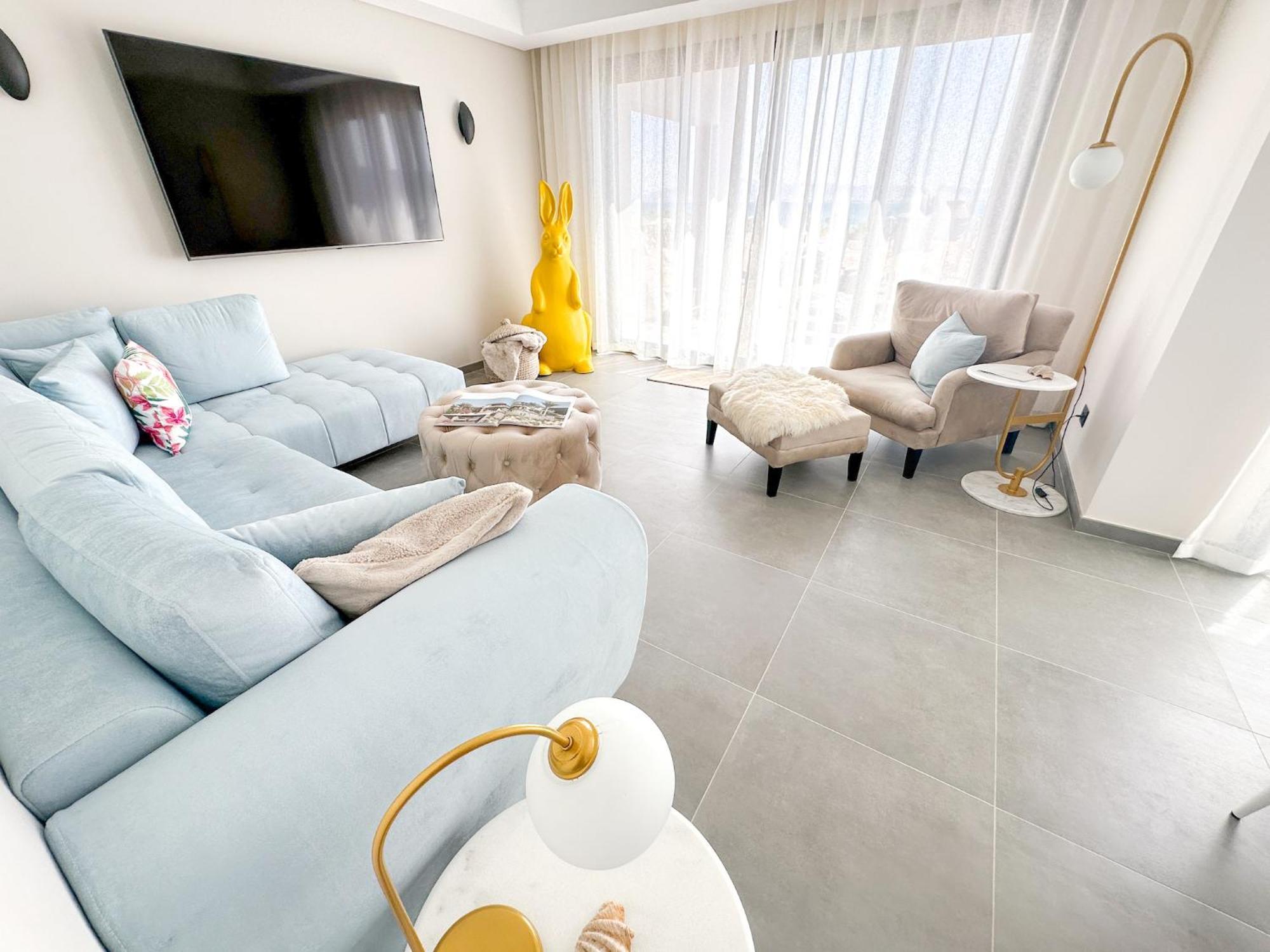 Villa Supreme Beachfront 3br Soma Bay With Garden