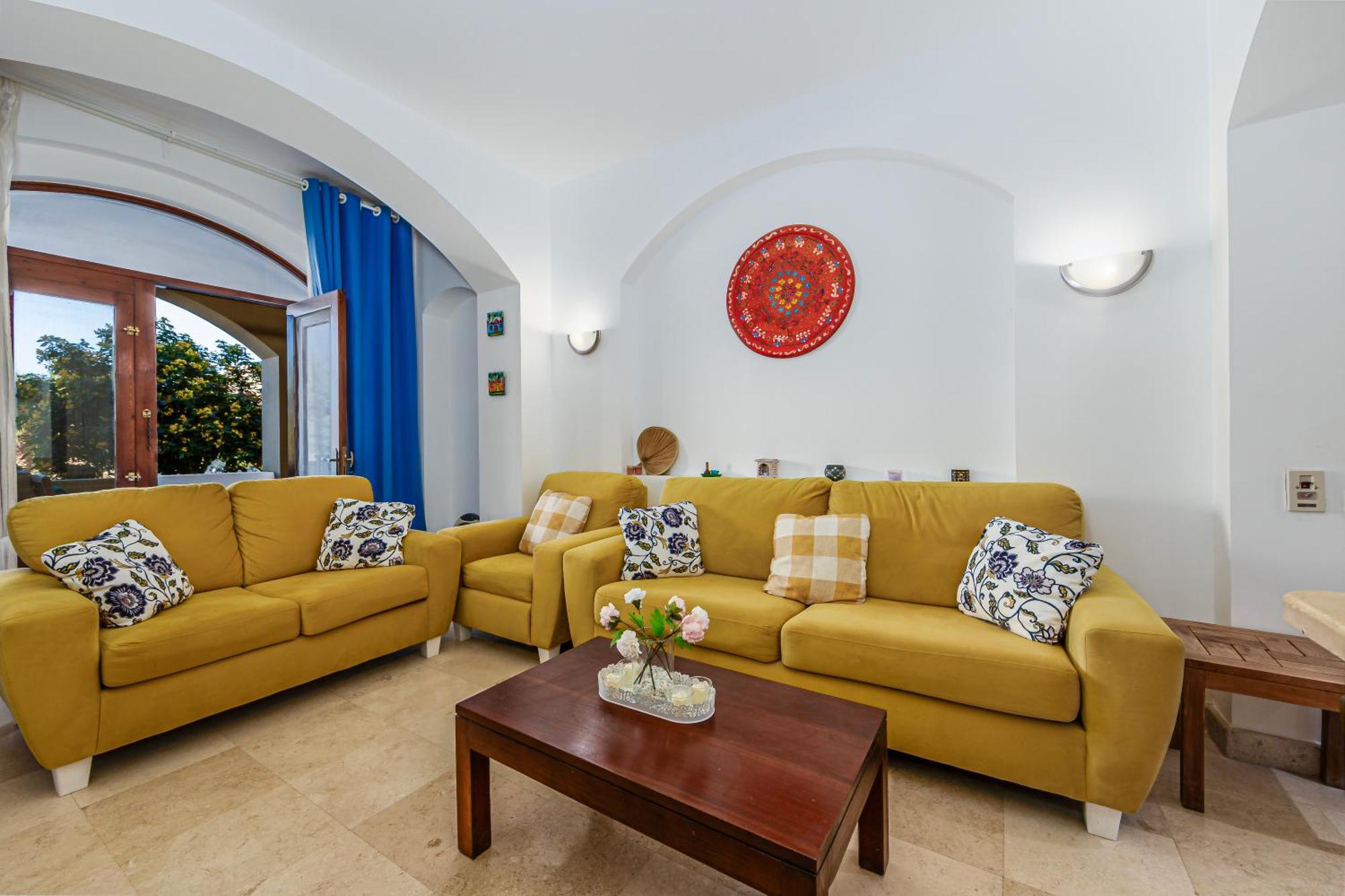 Style In Nubian Design At Lagoon Apartment *