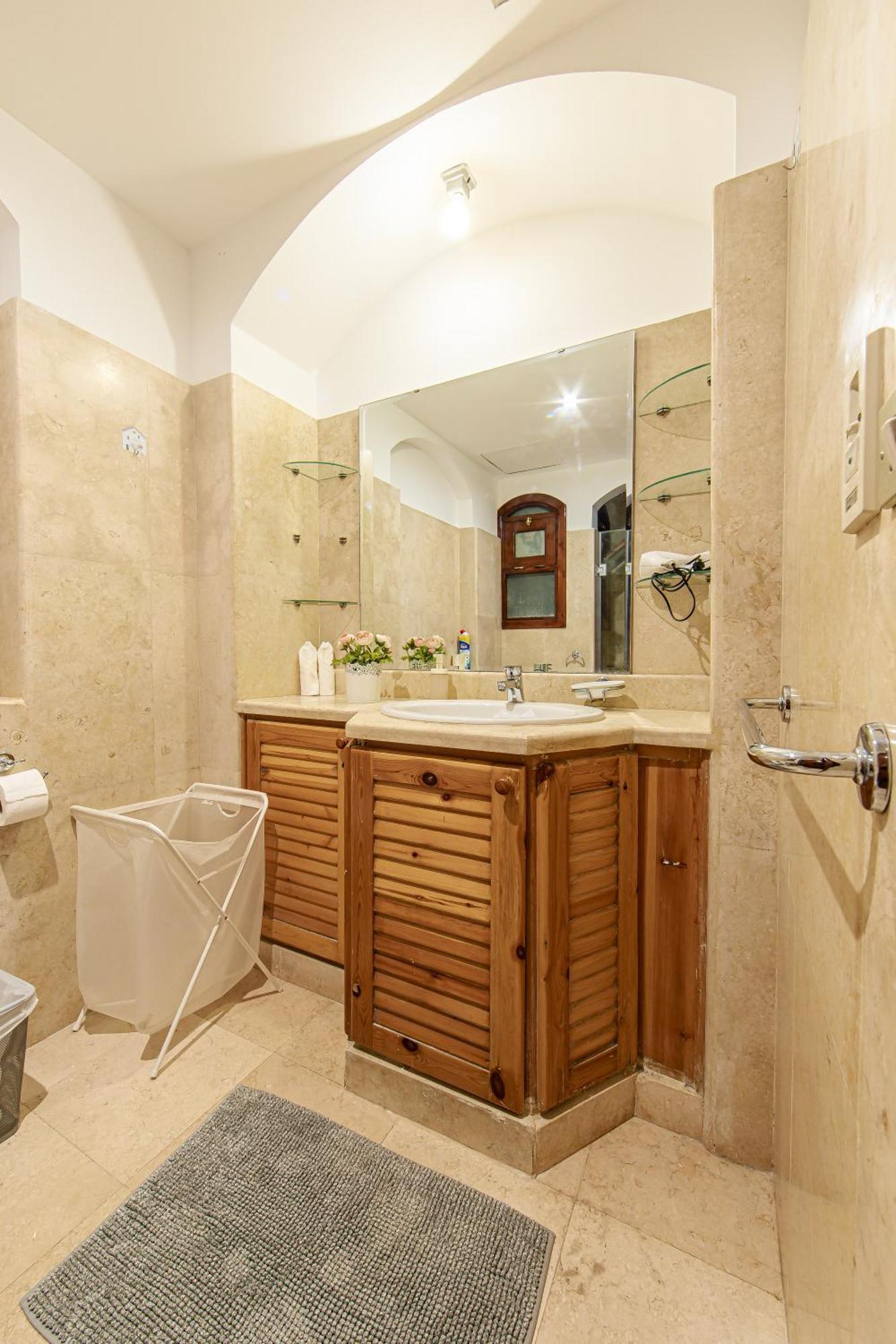 Style In Nubian Design At Lagoon *