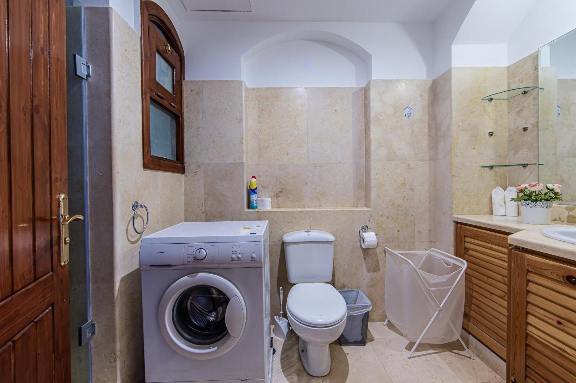 Style In Nubian Design At Lagoon Apartment