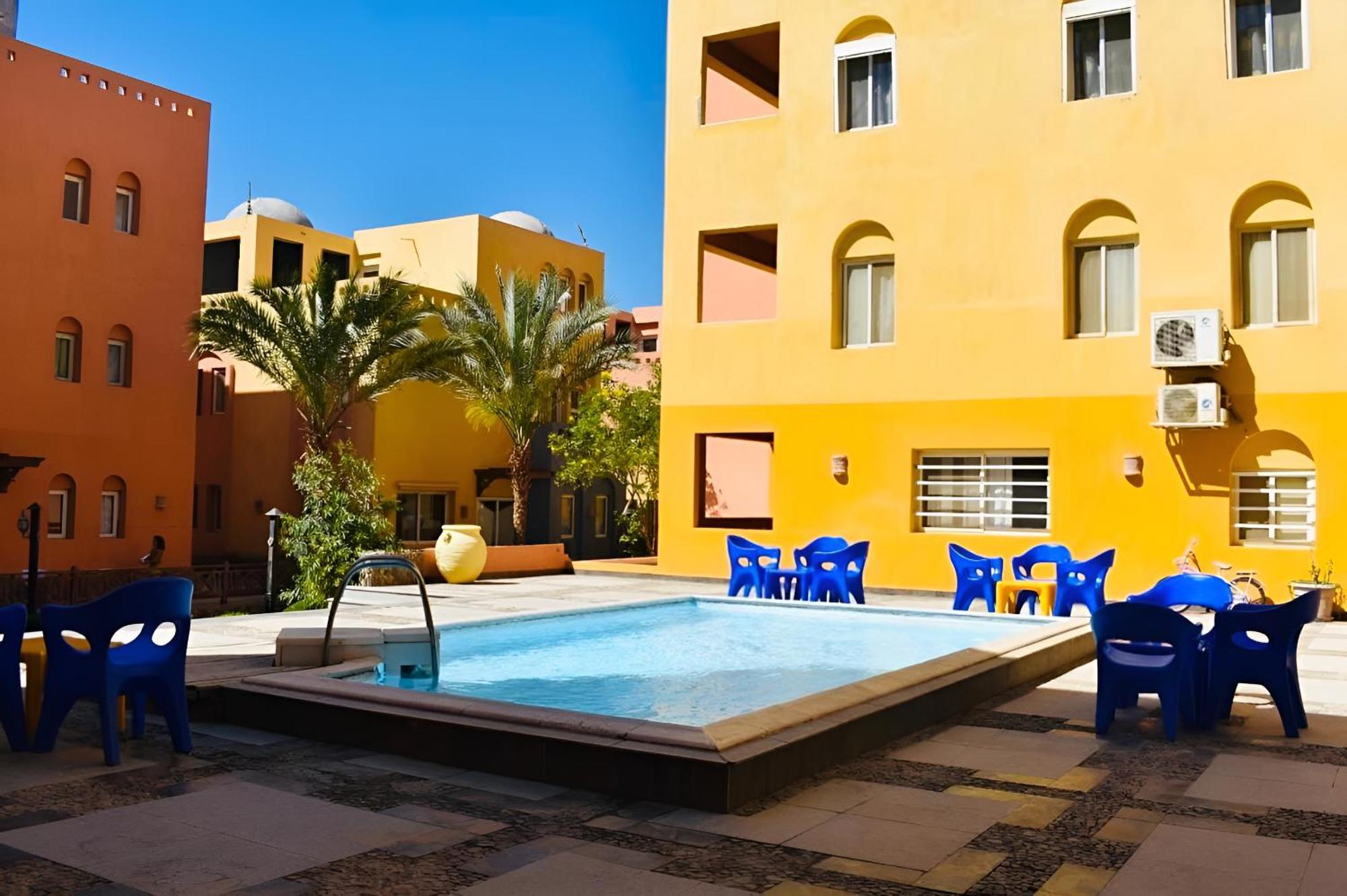 Modern 1br - Al Dora Resort, Apartment