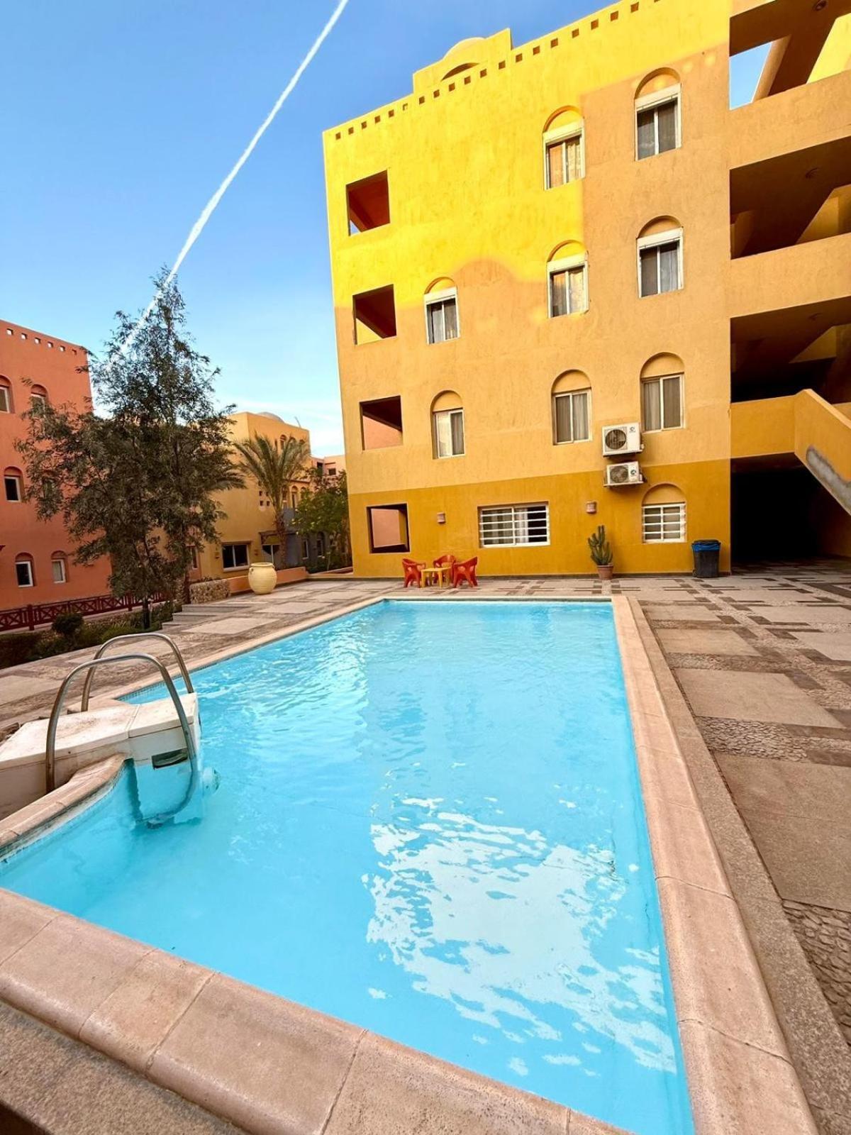 Amazing 2br - Al Dora Resort,
