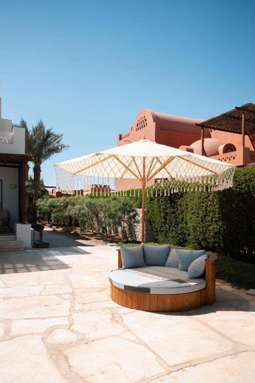 Luxury West Golf Villa