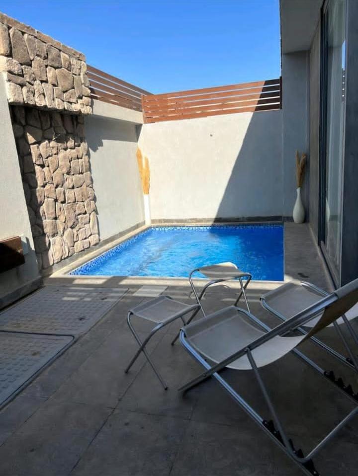 Luxury One Bedroom Apartment *