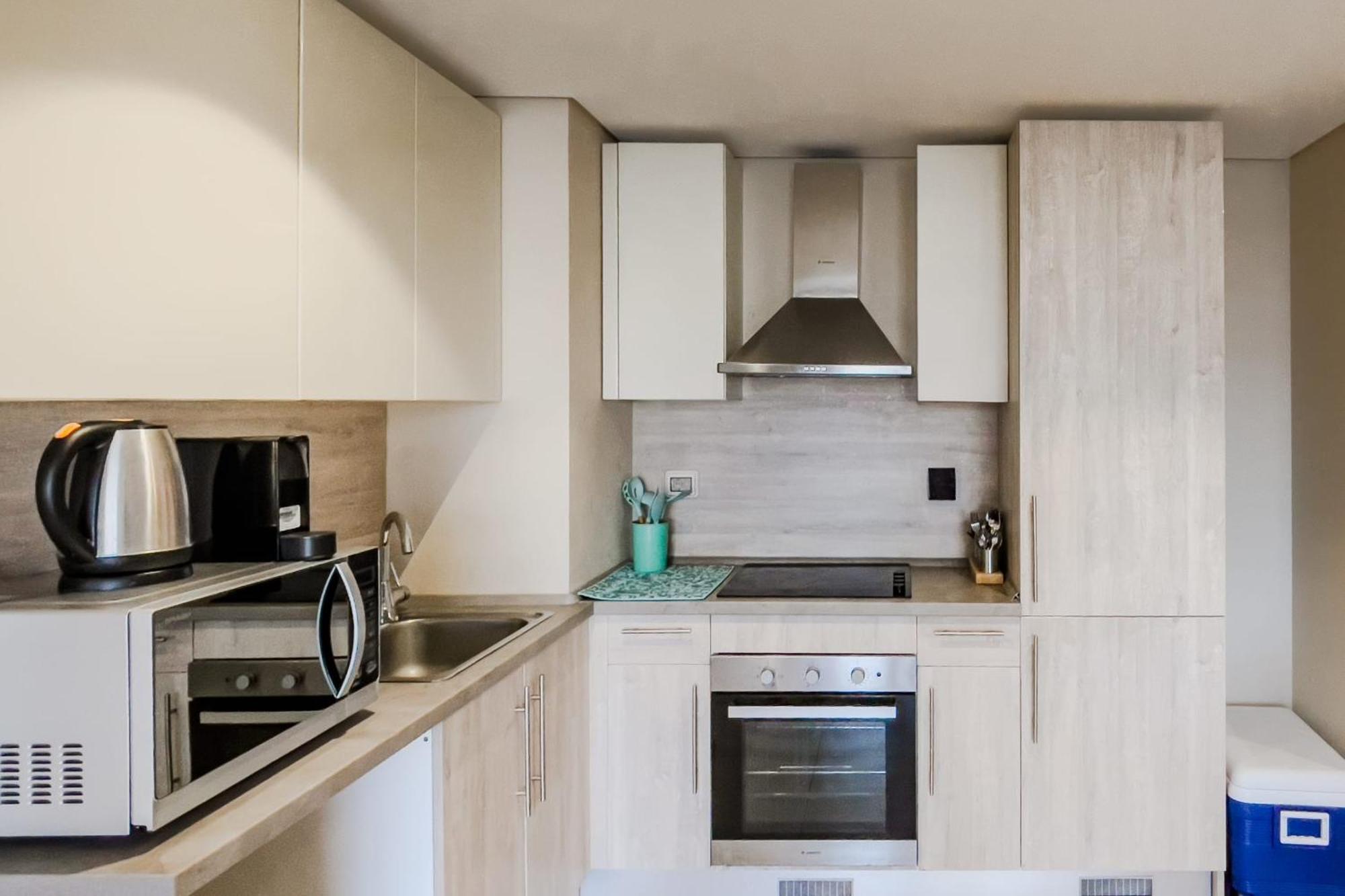 Radiant & Refined 2bdr Mangroovyfree & Pool Apartment
