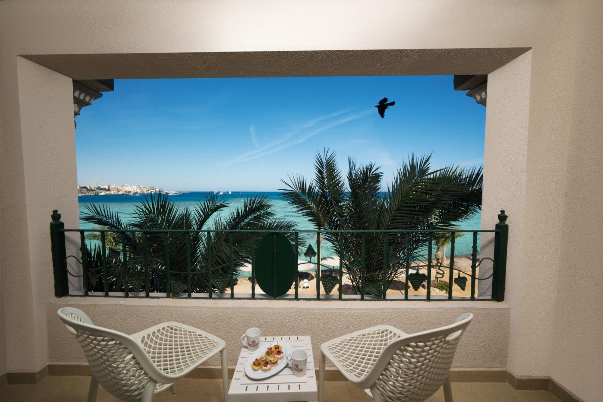 Sunny Days El Palacio &
