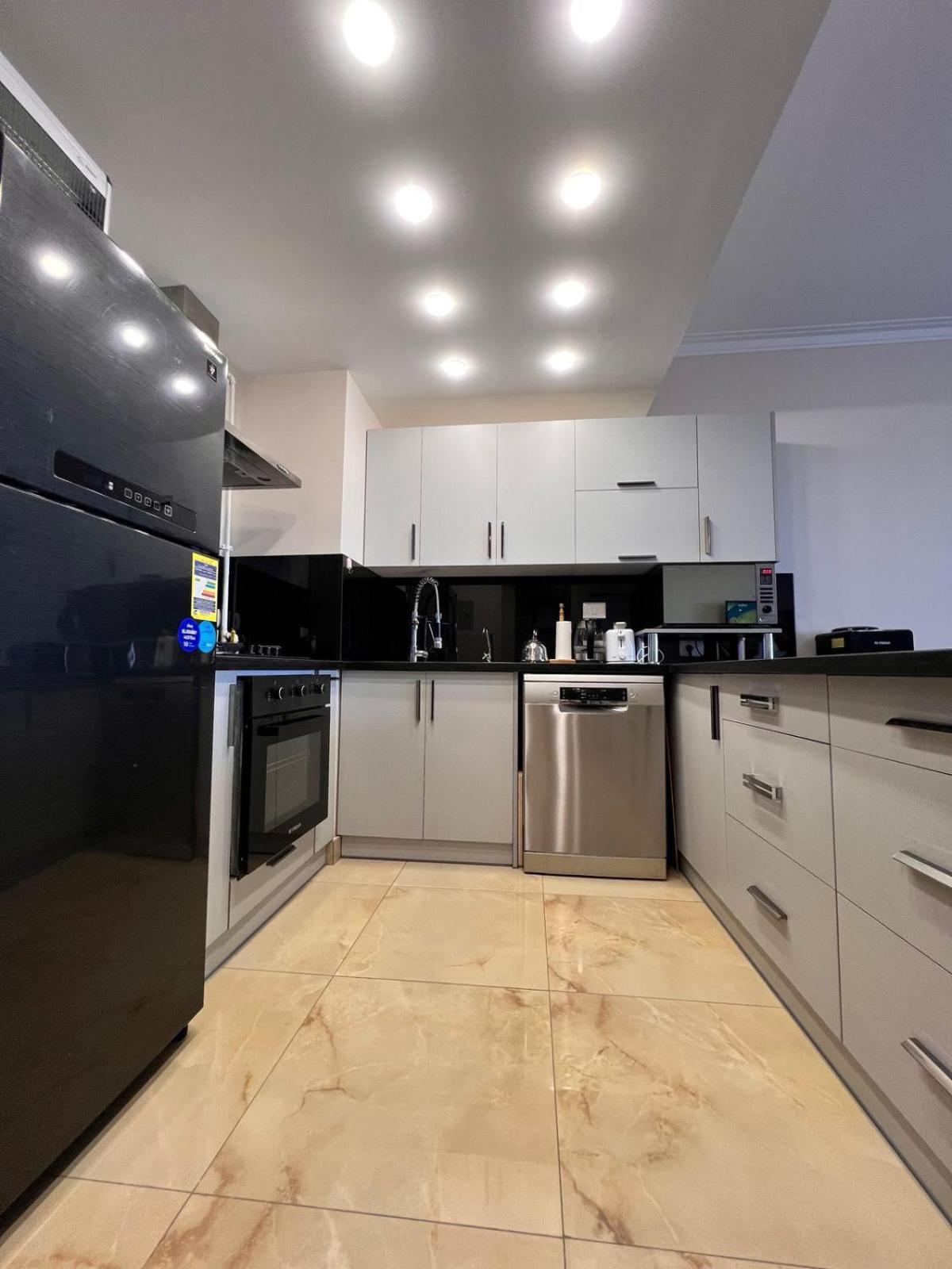 One Bedroom In Island View Apartment *