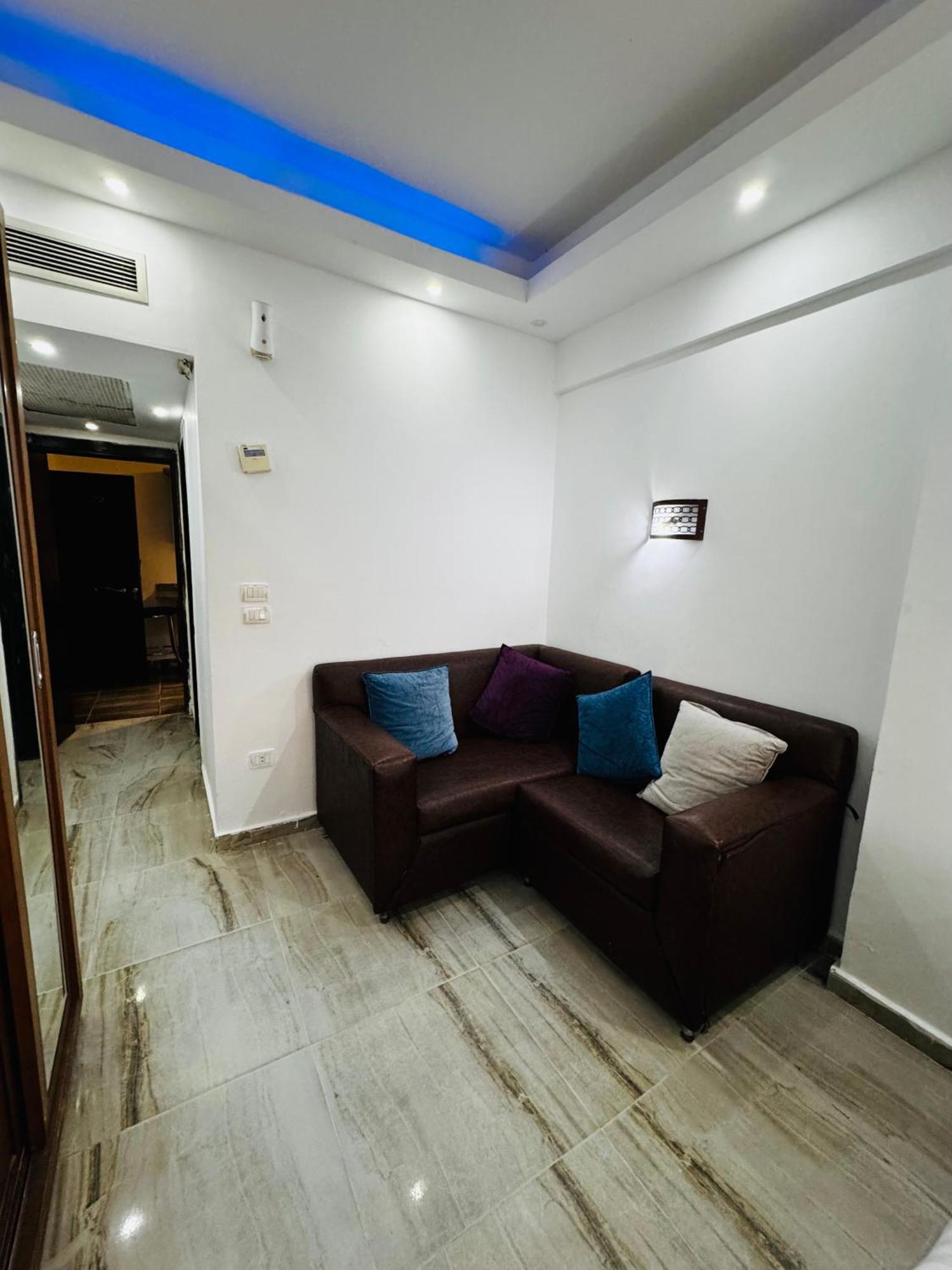 Luxury Cecelia Aparthotel