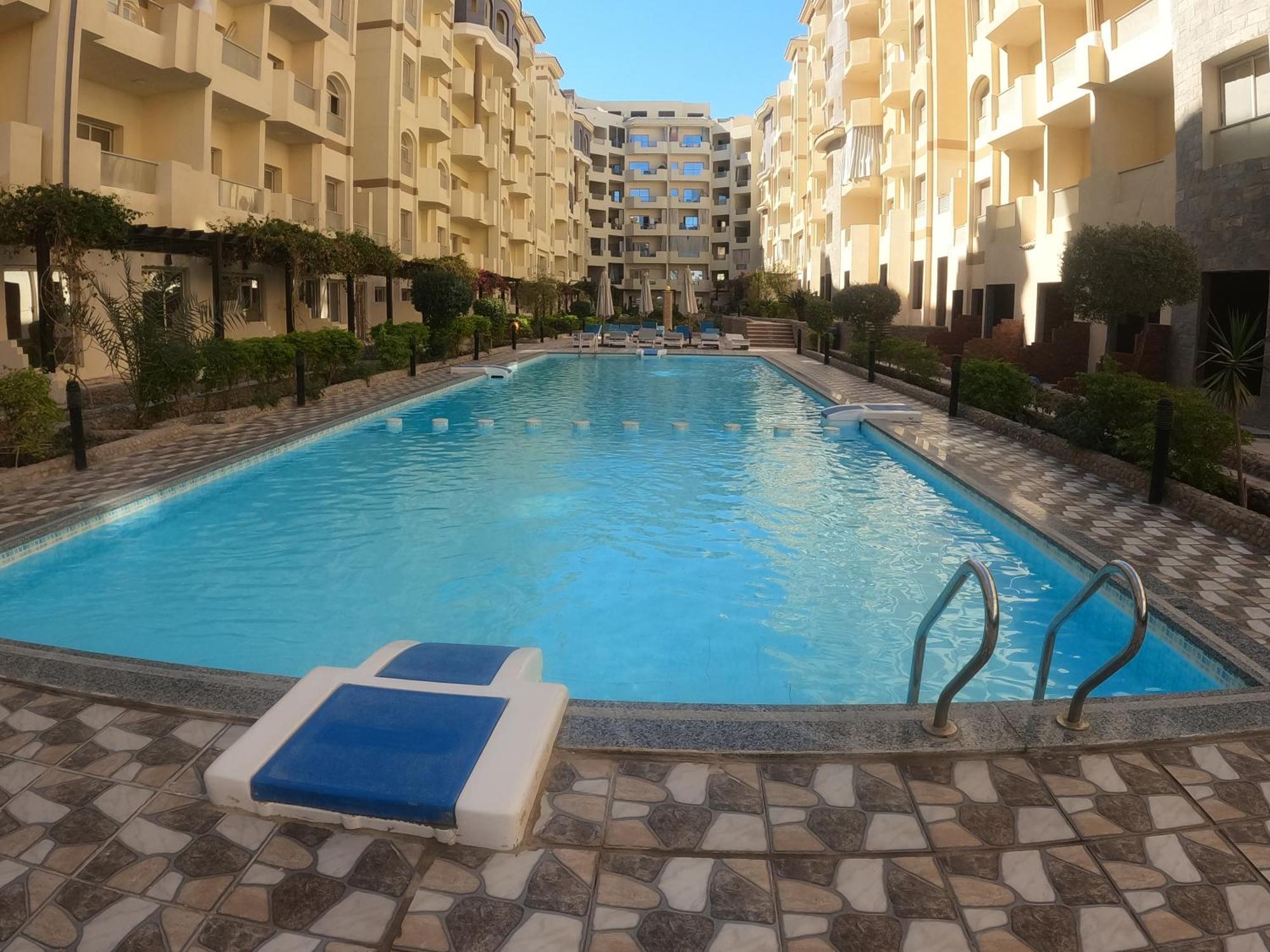 Dive Pool Aparthotel