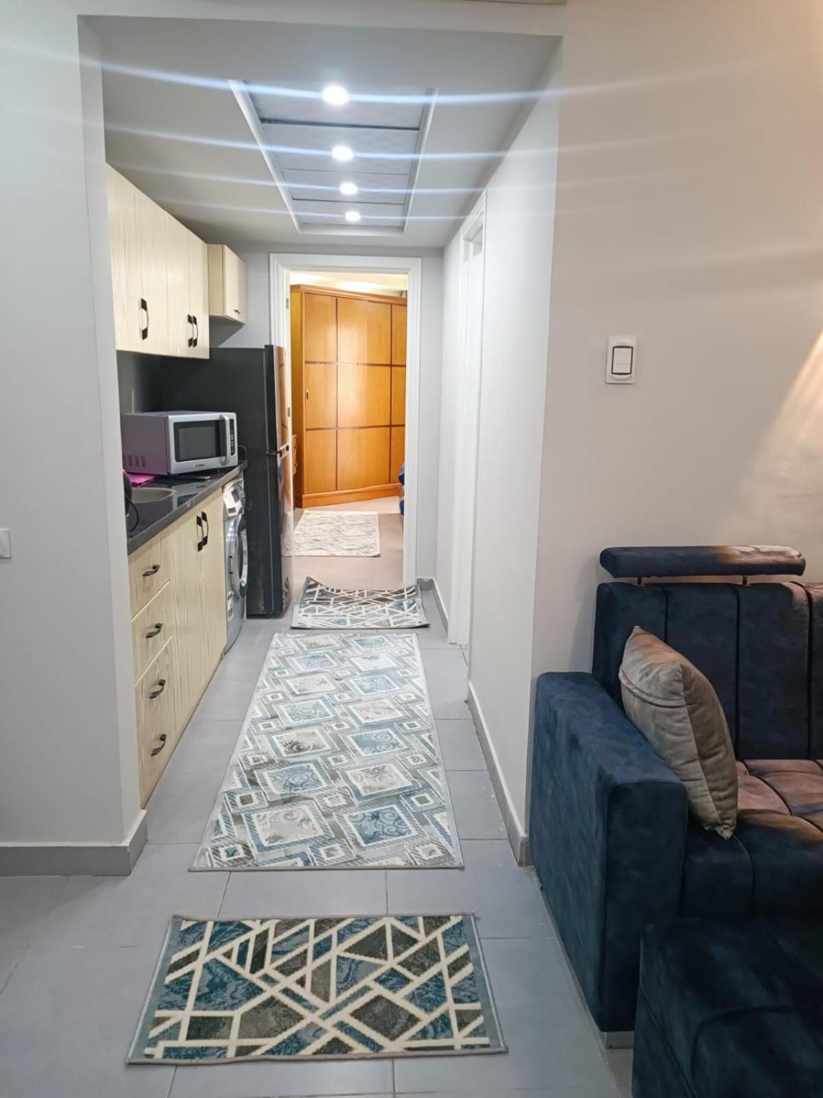 Apartment Seaview Apt, Central, Near Azur Hotels, Acess, Free Wifi