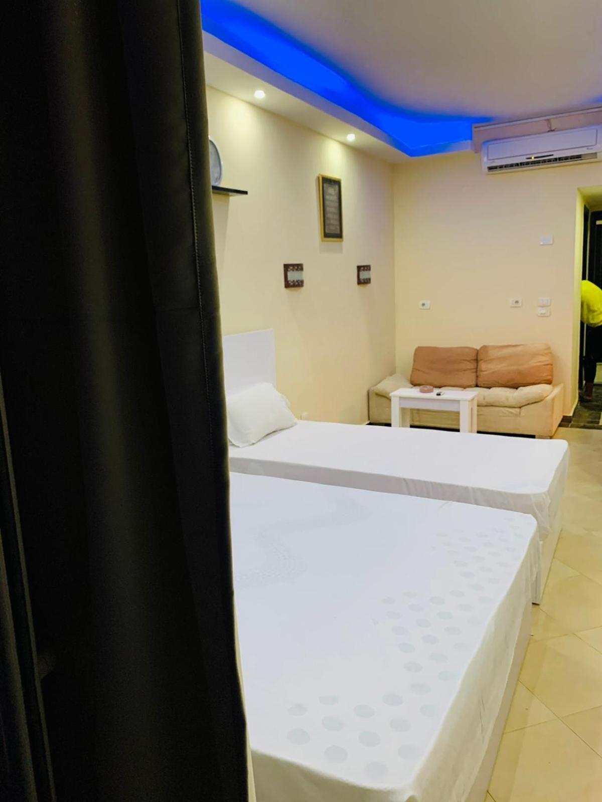 Cecelia Challet Aparthotel *