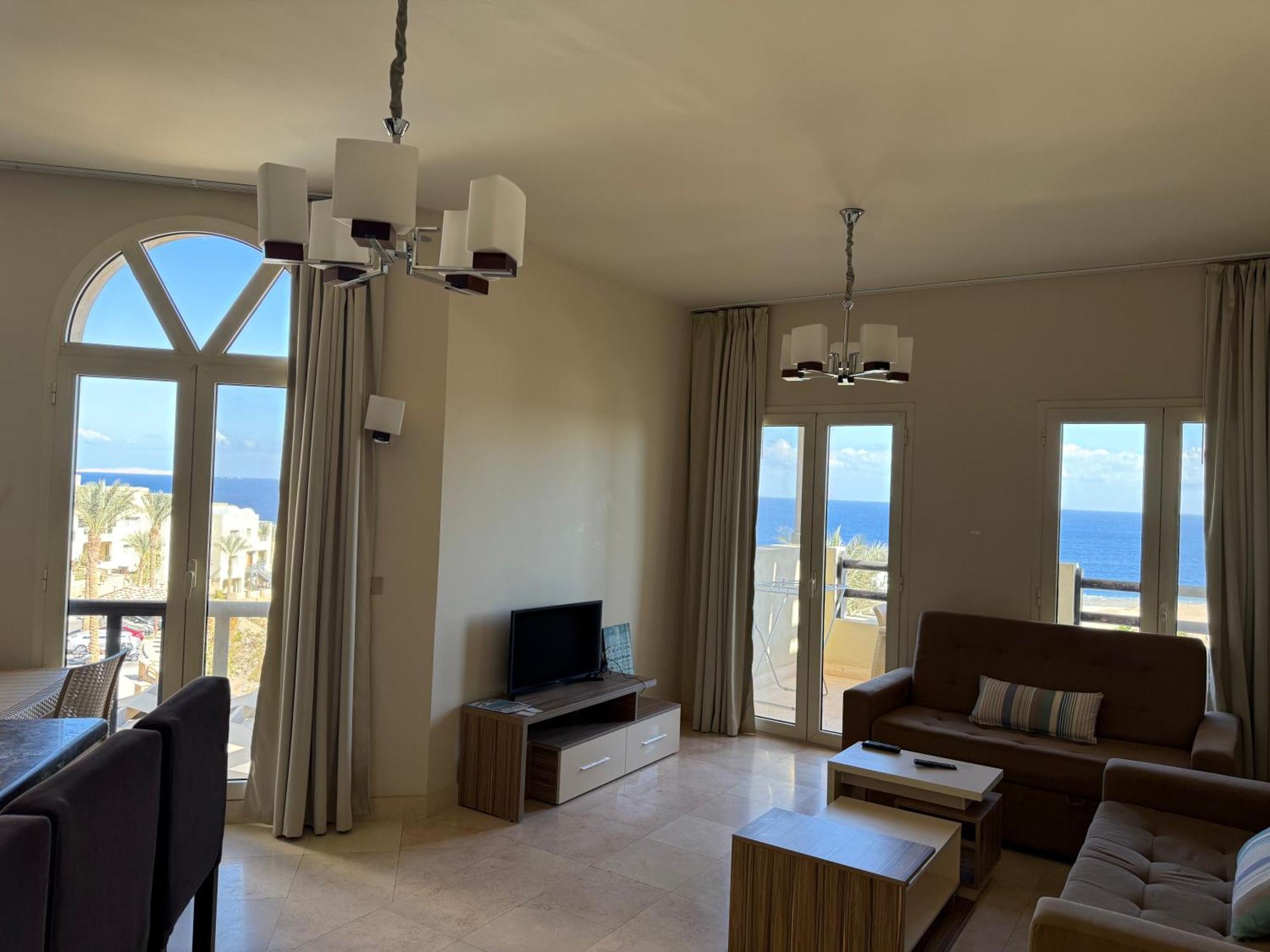 Apartment Roof With Panorama View *
