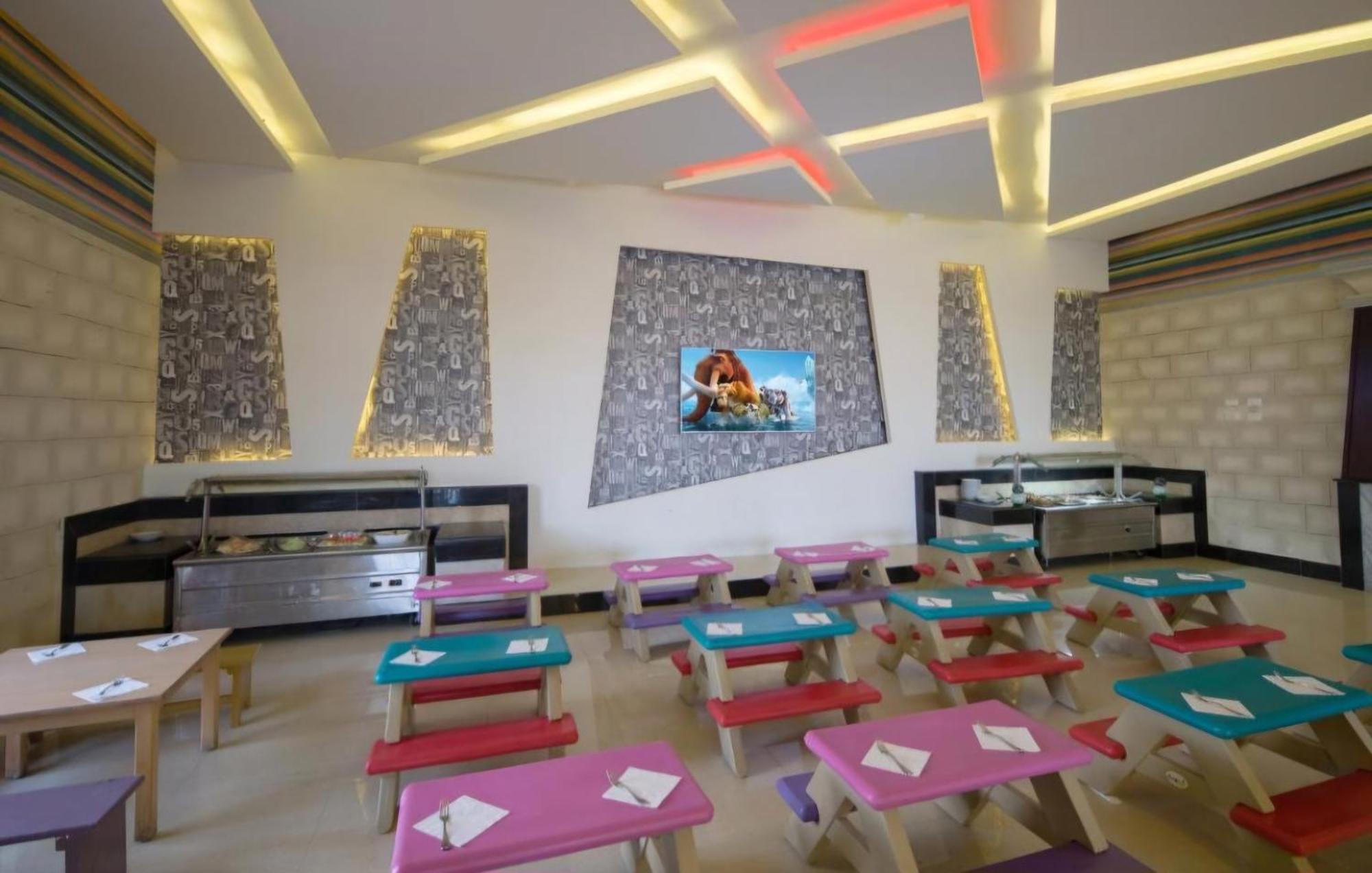 Aparthotel Mirage Bay & Aquapark 4*